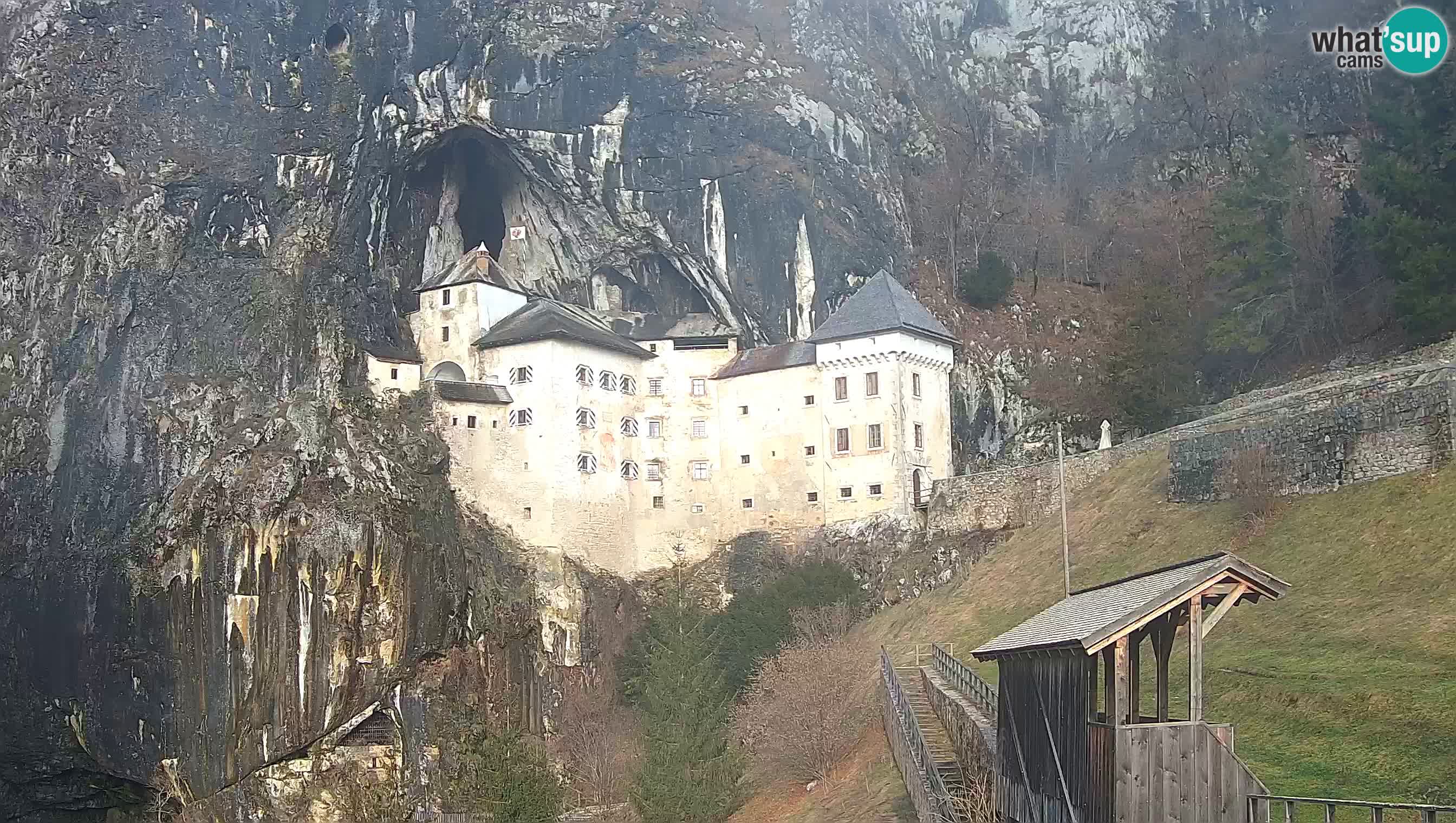 Live Webcam Höhlenburg Predjama – Postojna – Slowenien