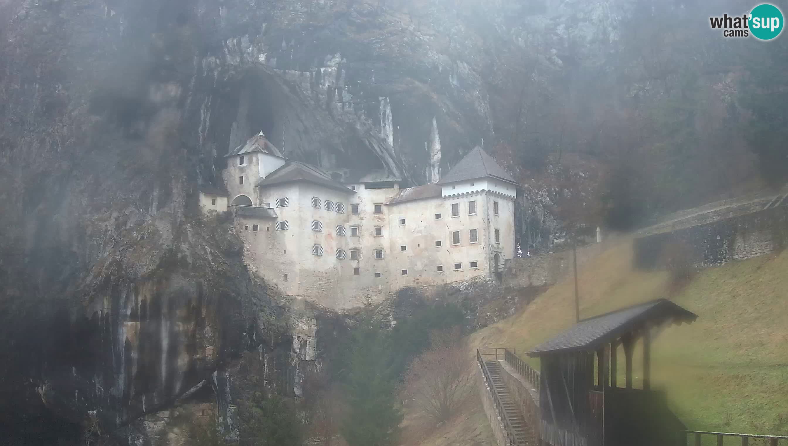 Live Webcam Grad Predjama – Château de Predjama – Postojna – Slovénie