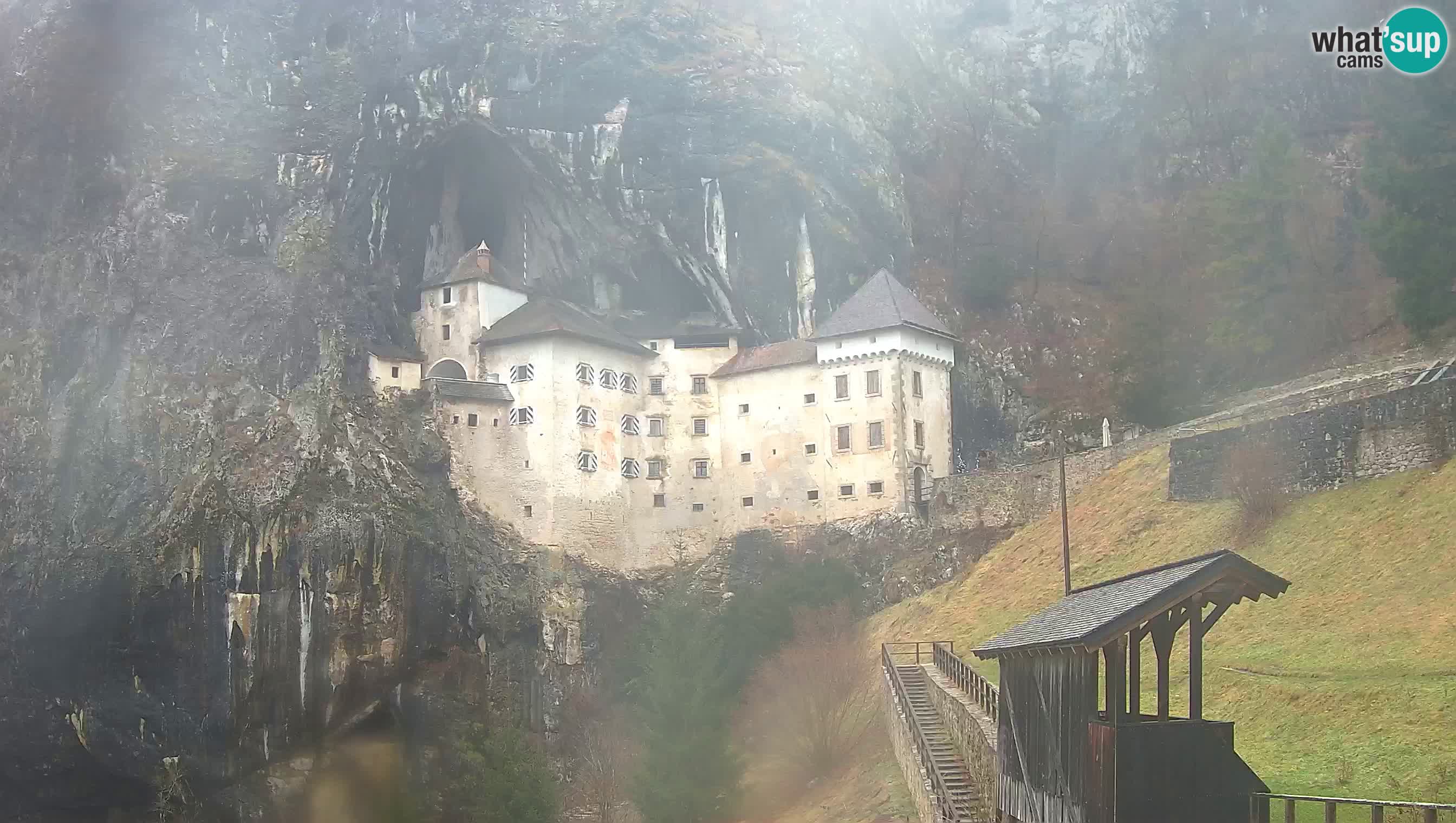 Live Webcam Grad Predjama – Château de Predjama – Postojna – Slovénie