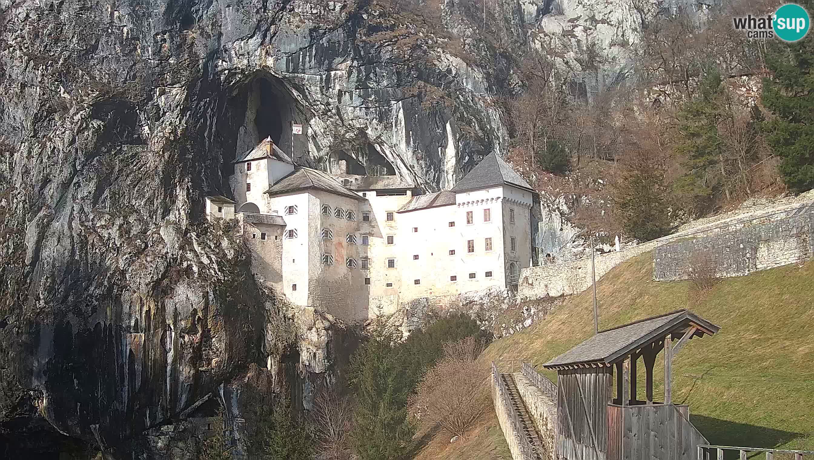 Live Webcam Grad Predjama – Château de Predjama – Postojna – Slovénie