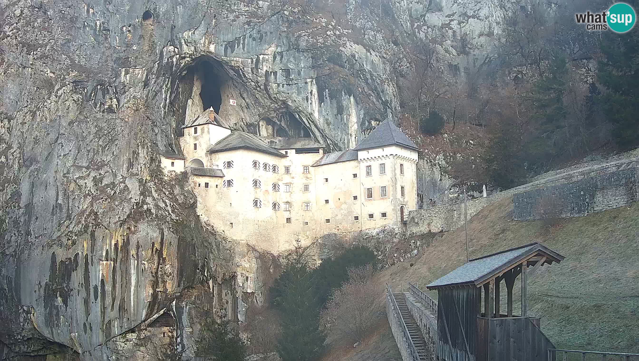 Live Webcam Grad Predjama – Château de Predjama – Postojna – Slovénie