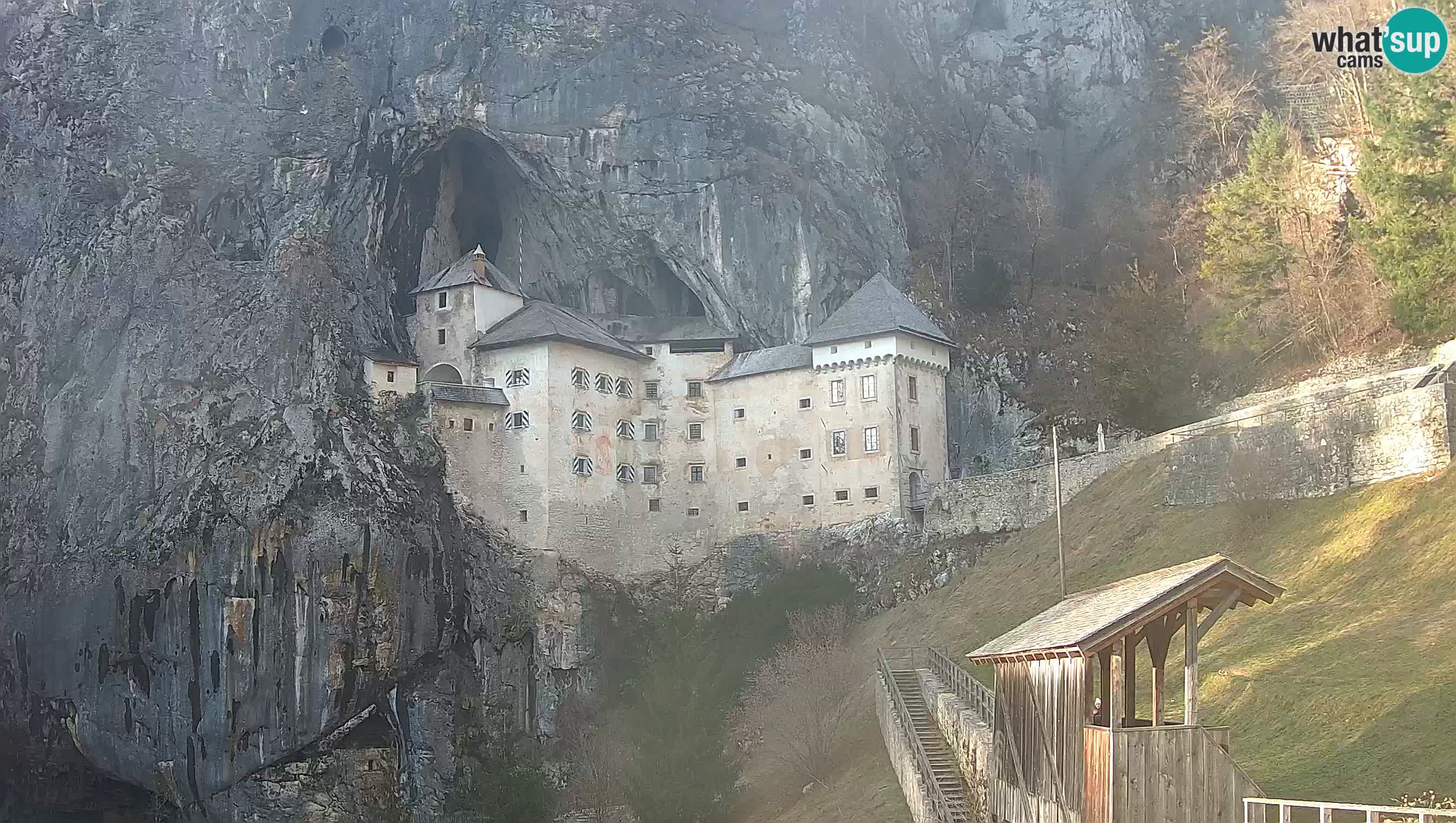 Live Webcam Predjamski grad – Predjama Castle – Postojna – Slovenia