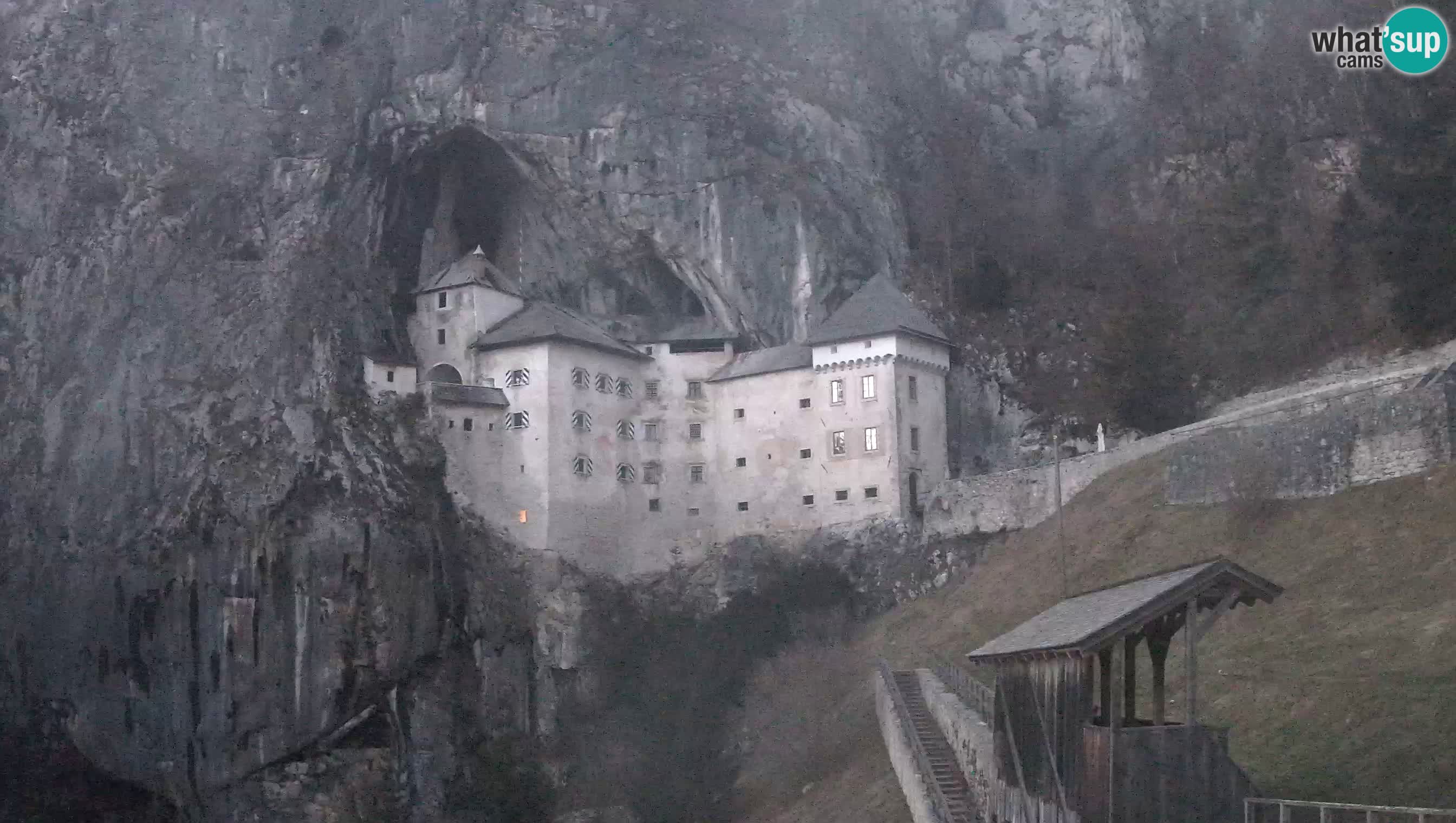 Live Webcam Predjamski grad – Predjama Castle – Postojna – Slovenia