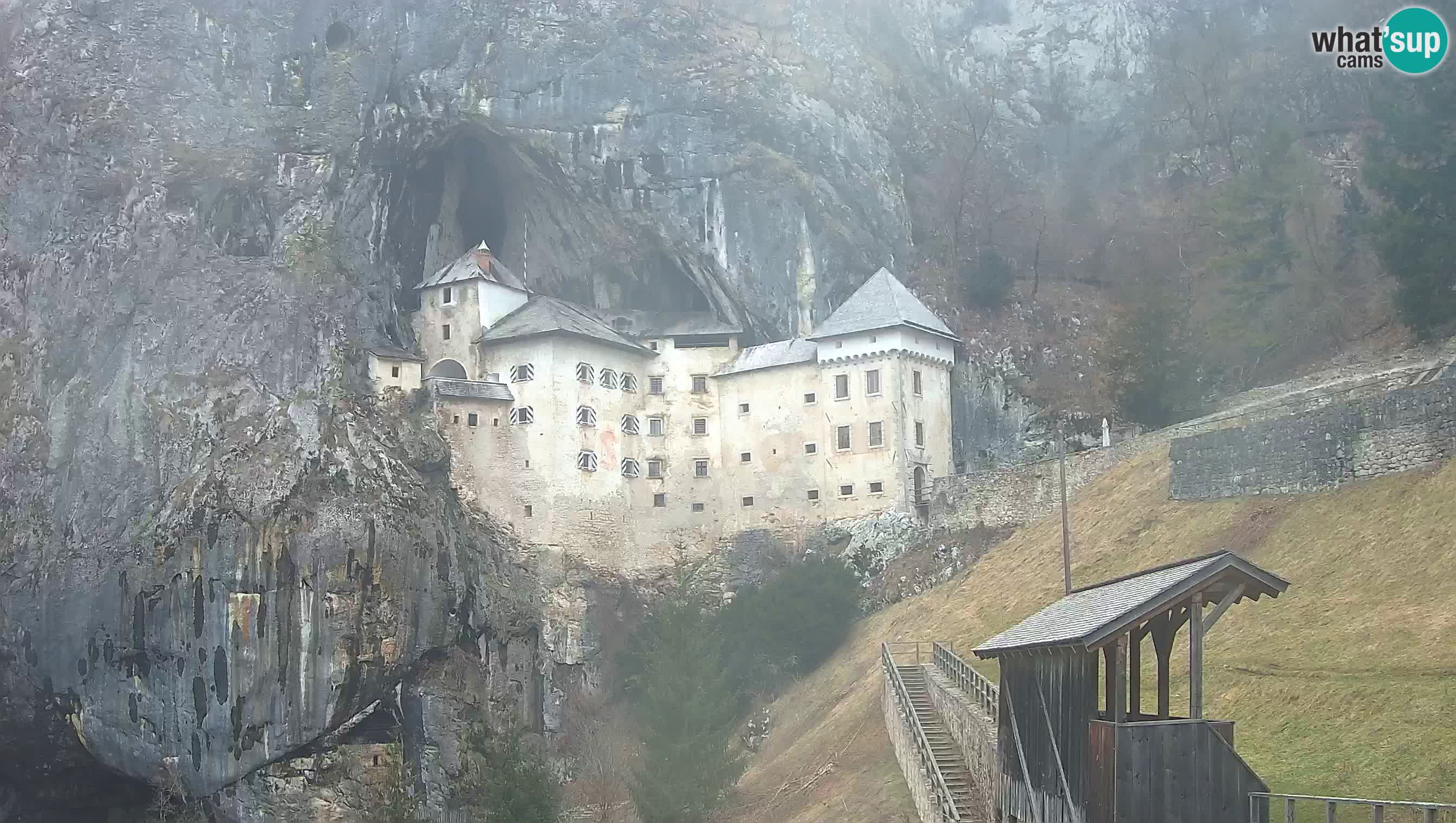 Live Webcam Grad Predjama – Château de Predjama – Postojna – Slovénie