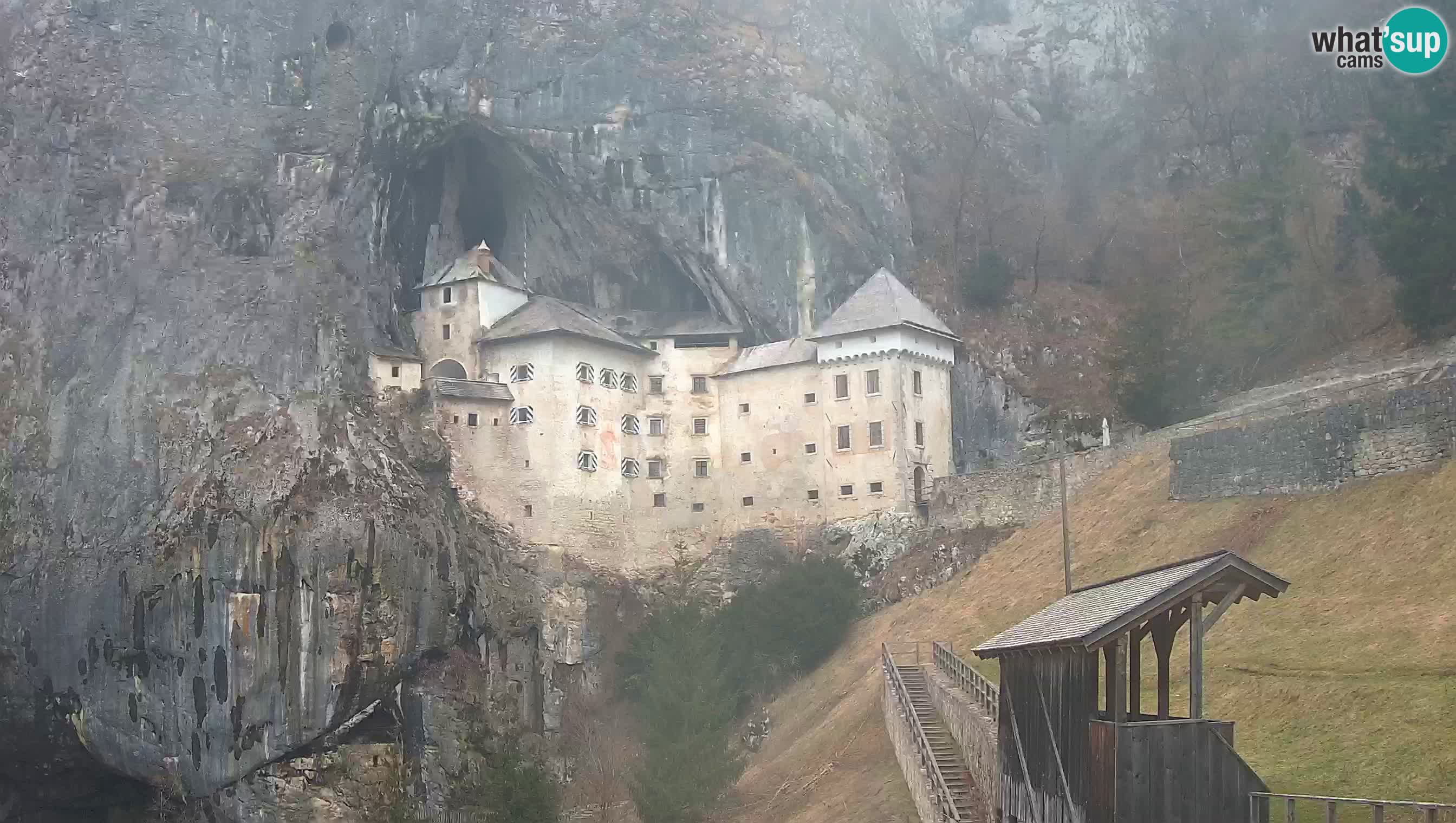 Live Webcam Grad Predjama – Château de Predjama – Postojna – Slovénie