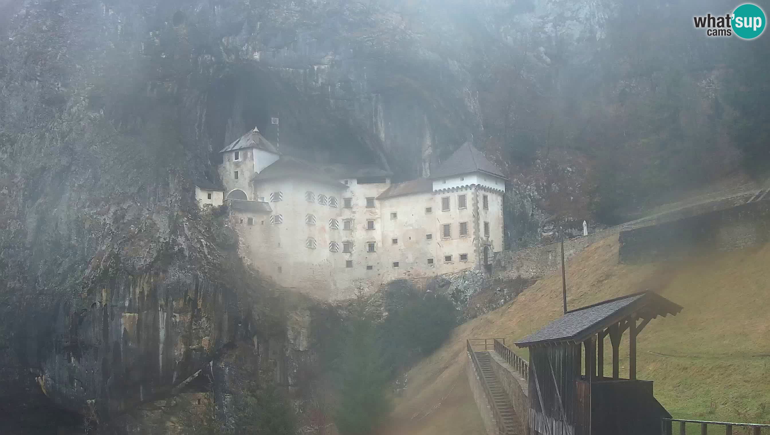 Live Webcam Grad Predjama – Château de Predjama – Postojna – Slovénie