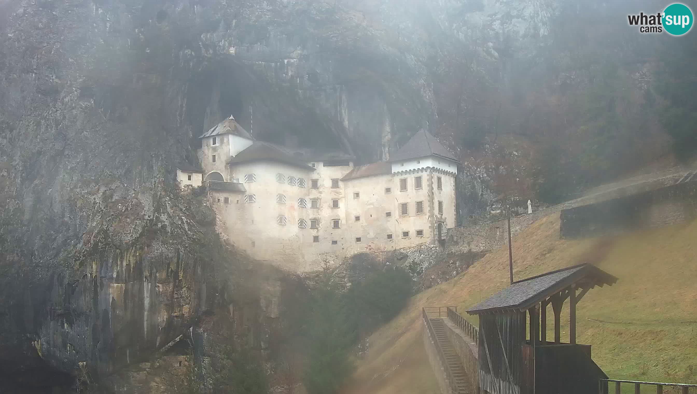 Live Webcam Höhlenburg Predjama – Postojna – Slowenien