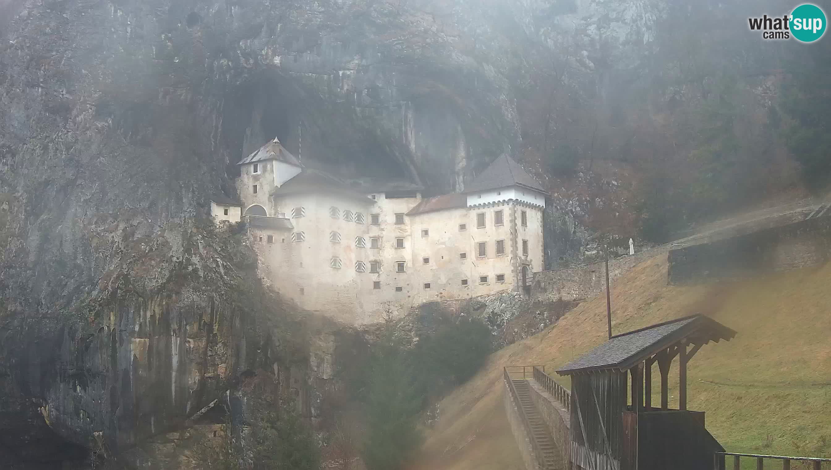 Live Webcam Grad Predjama – Château de Predjama – Postojna – Slovénie