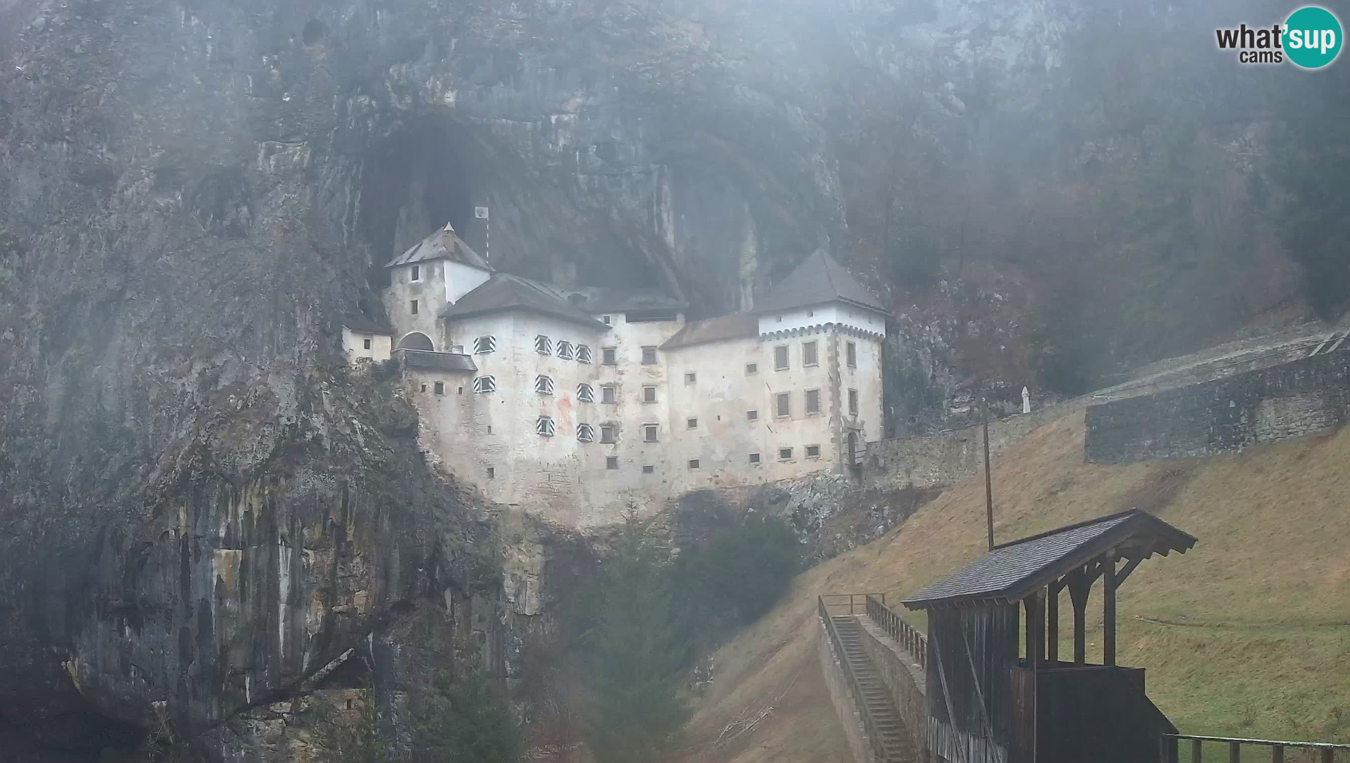 Live Webcam Grad Predjama – Château de Predjama – Postojna – Slovénie