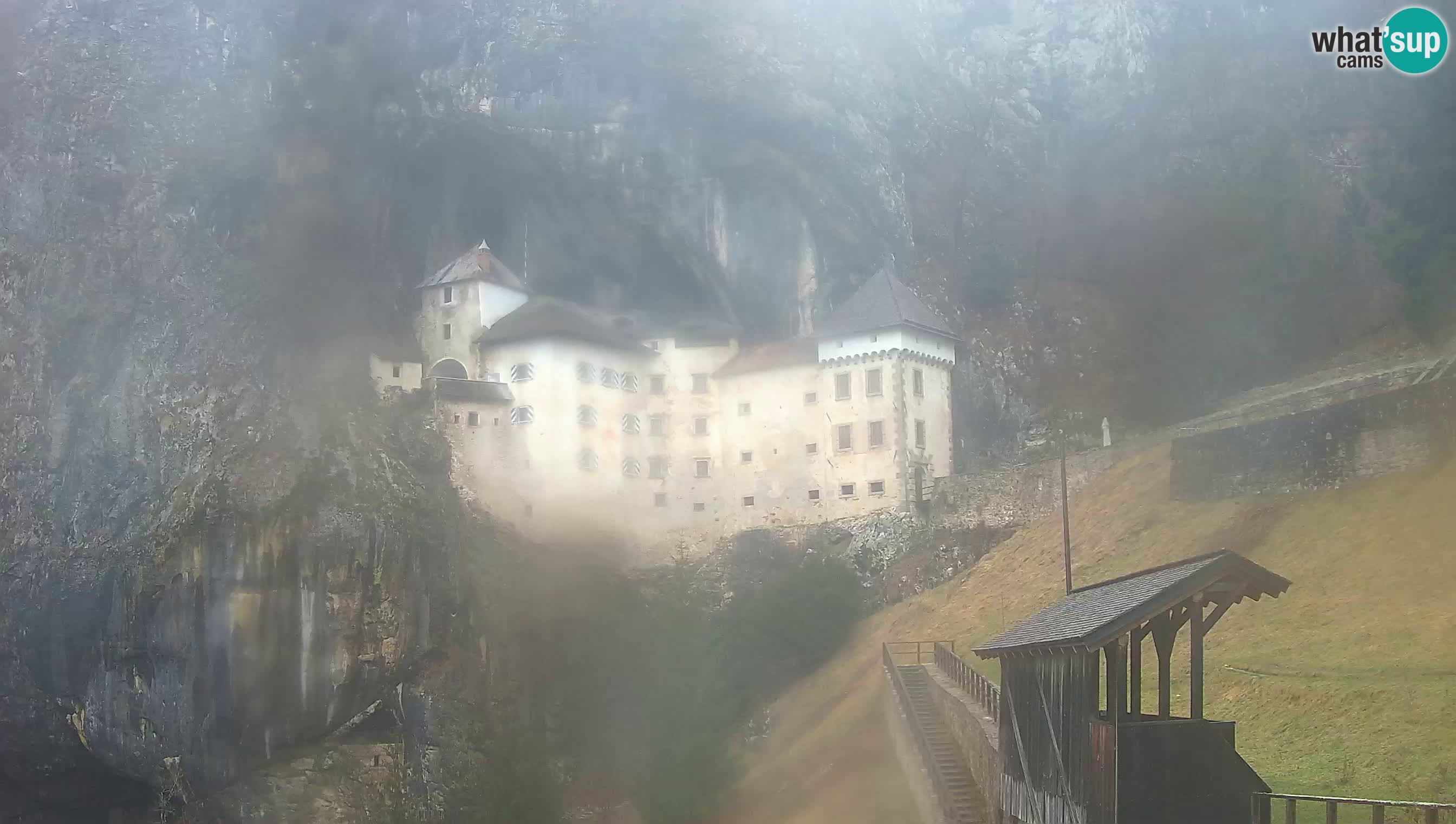 Live Webcam Grad Predjama – Château de Predjama – Postojna – Slovénie