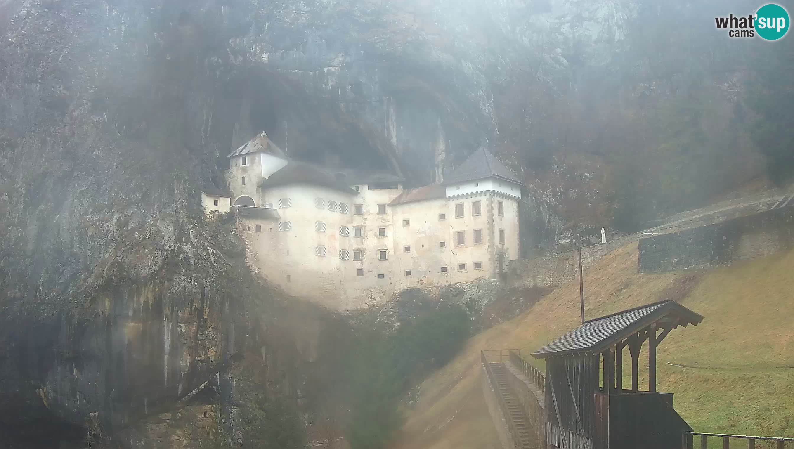 Live Webcam Grad Predjama – Château de Predjama – Postojna – Slovénie