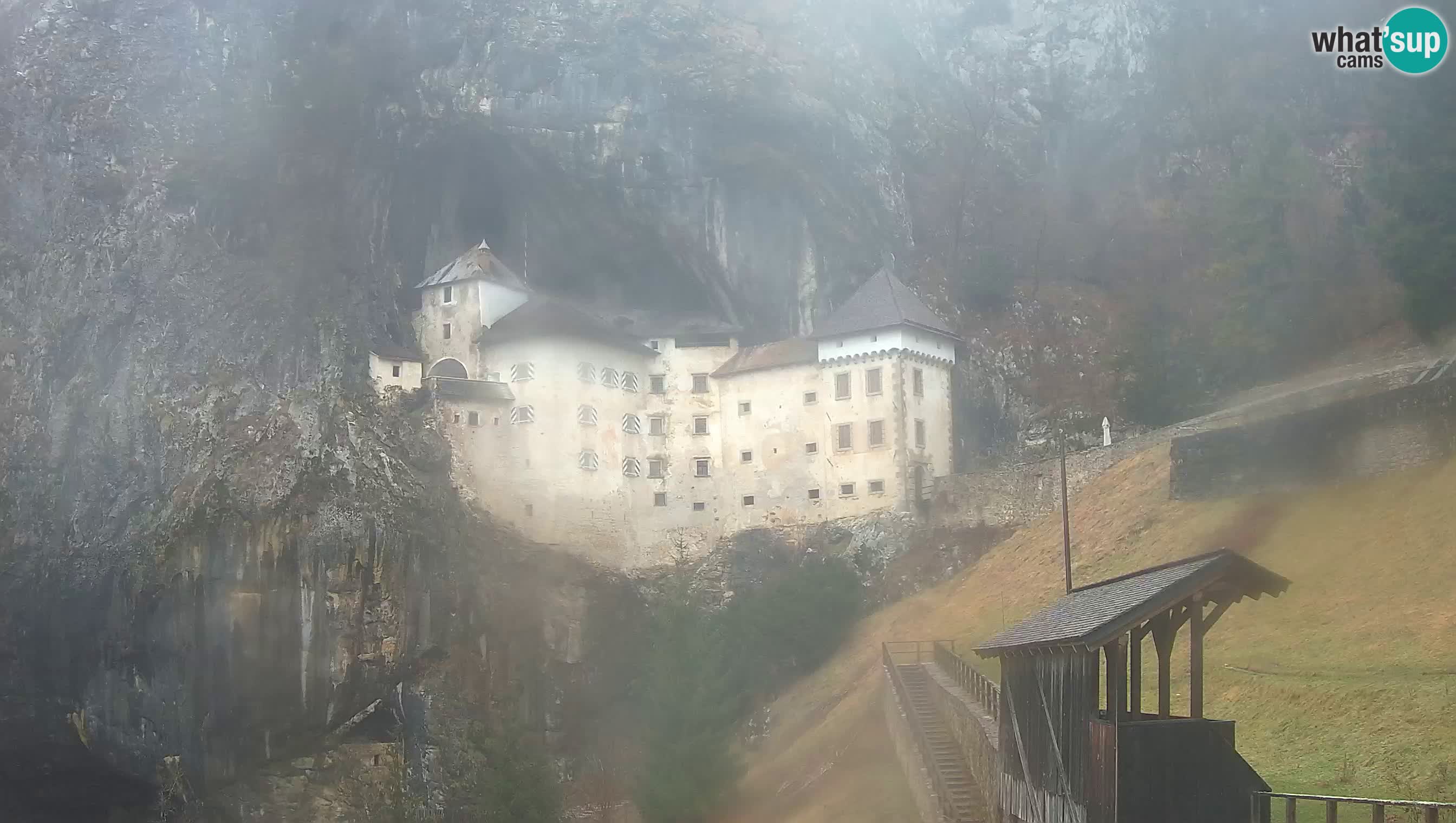 Live Webcam Höhlenburg Predjama – Postojna – Slowenien