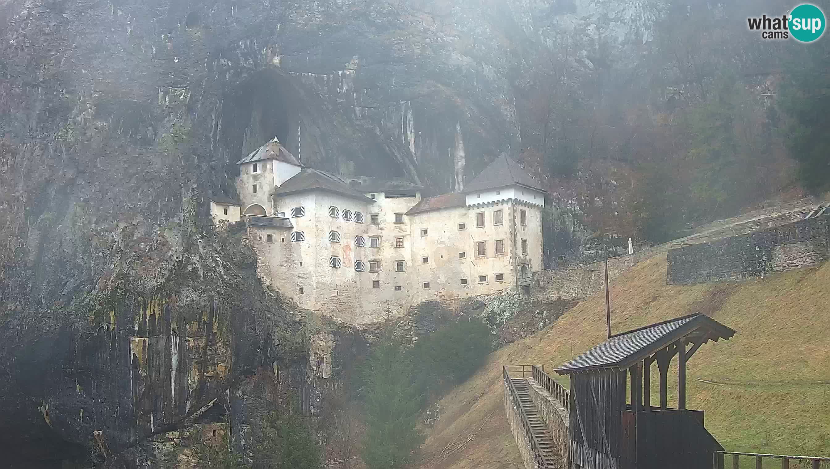 Live Webcam Höhlenburg Predjama – Postojna – Slowenien