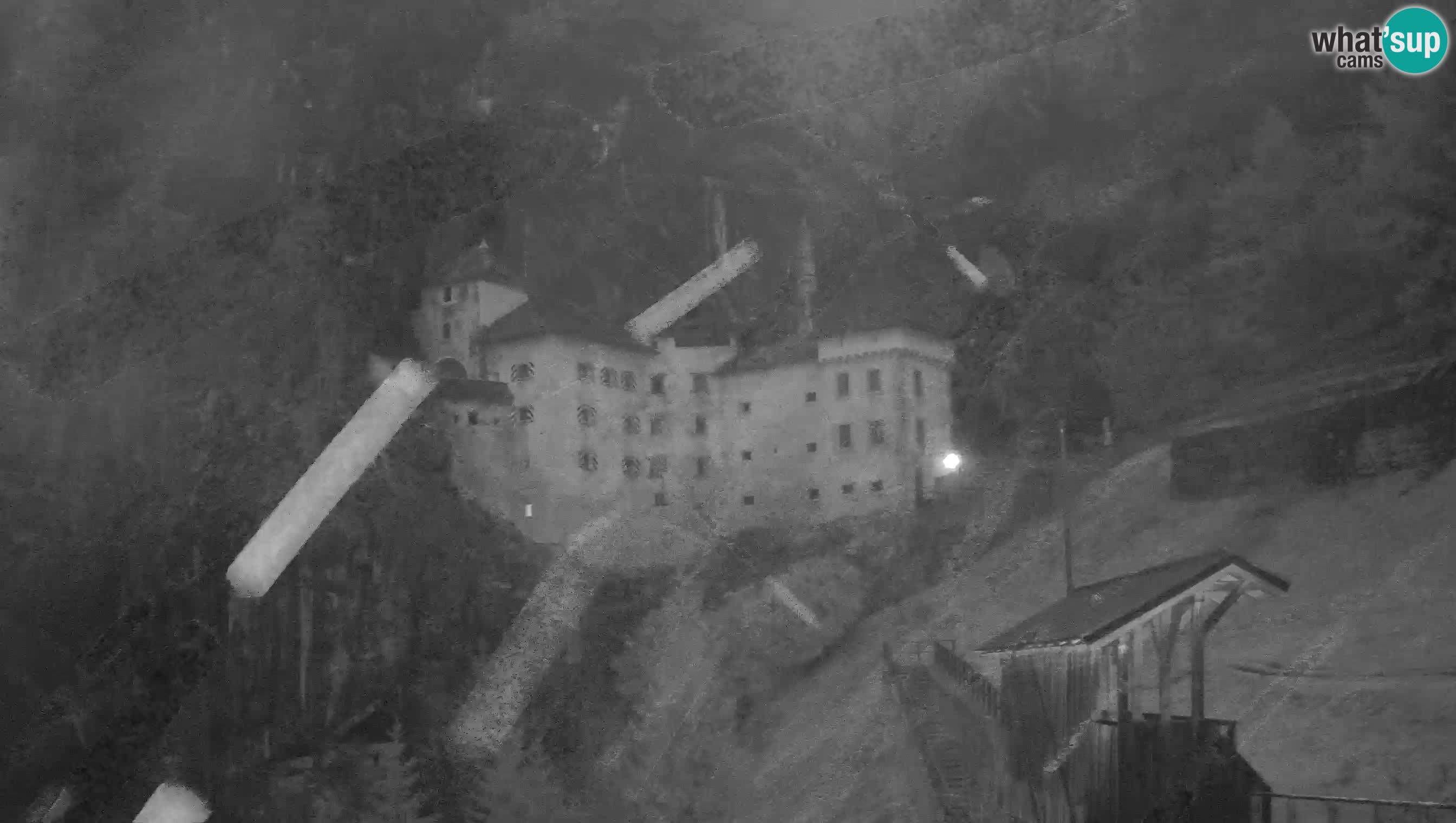 Live Webcam Höhlenburg Predjama – Postojna – Slowenien