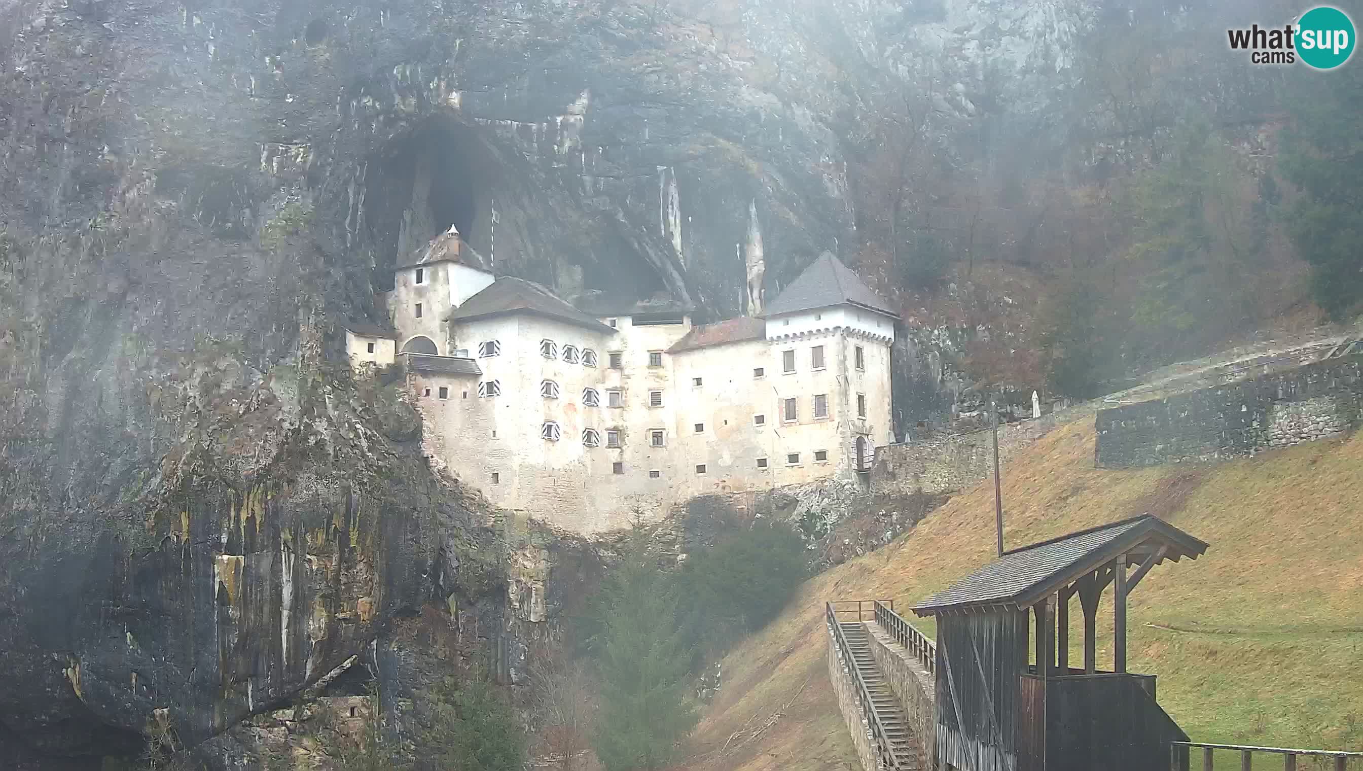 Live Webcam Grad Predjama – Château de Predjama – Postojna – Slovénie