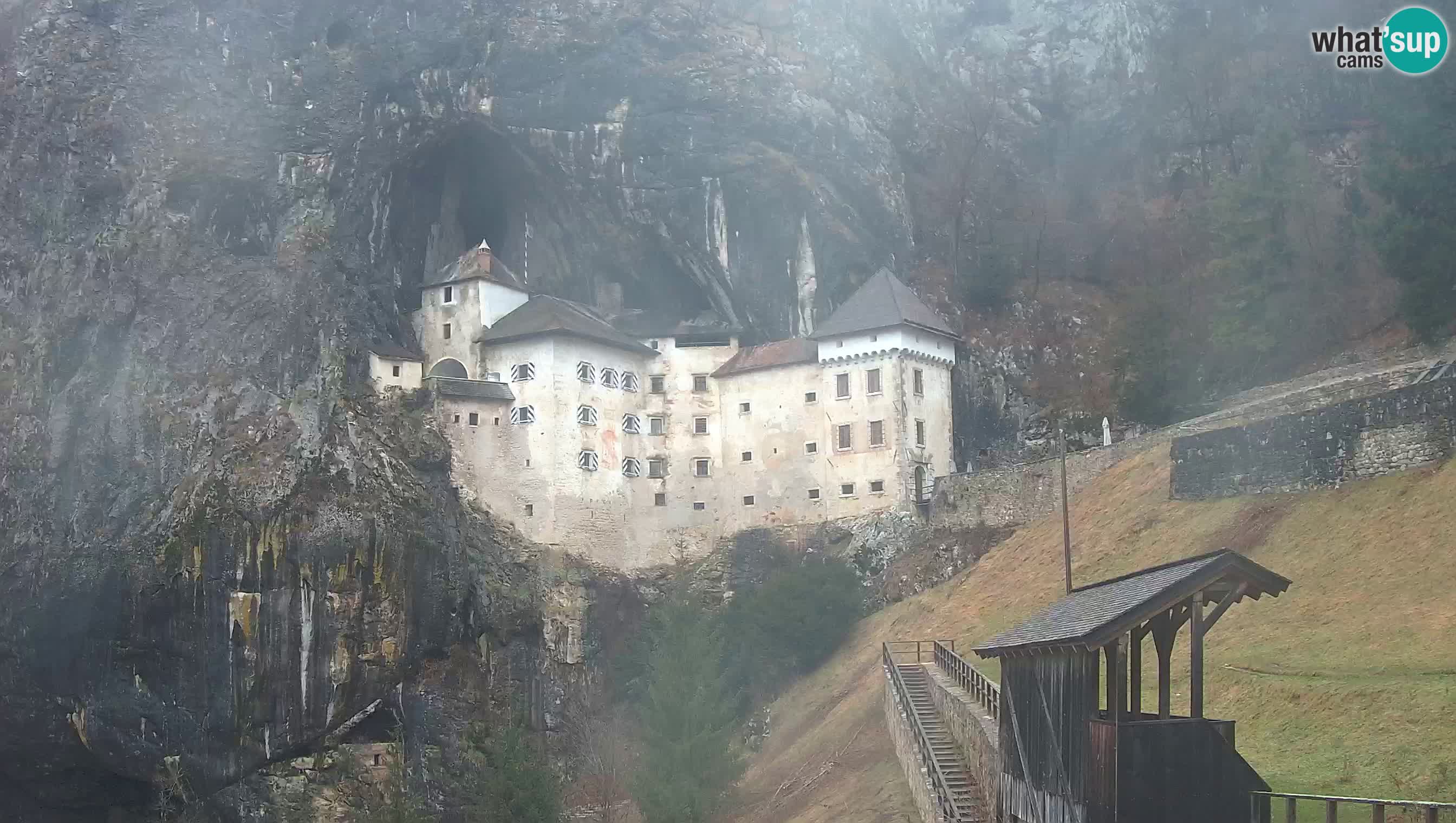 Live Webcam Höhlenburg Predjama – Postojna – Slowenien