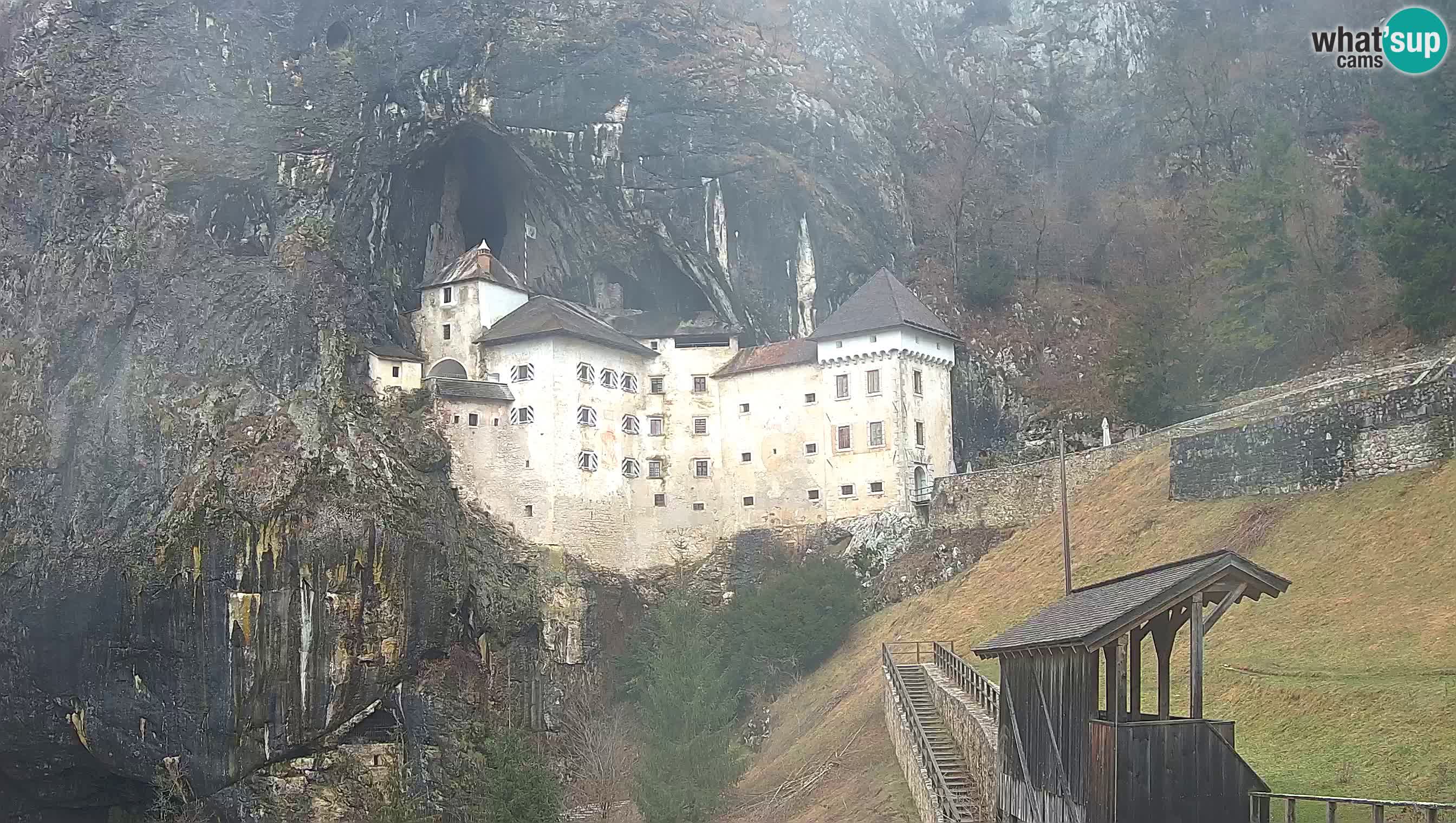 Live Webcam Grad Predjama – Château de Predjama – Postojna – Slovénie