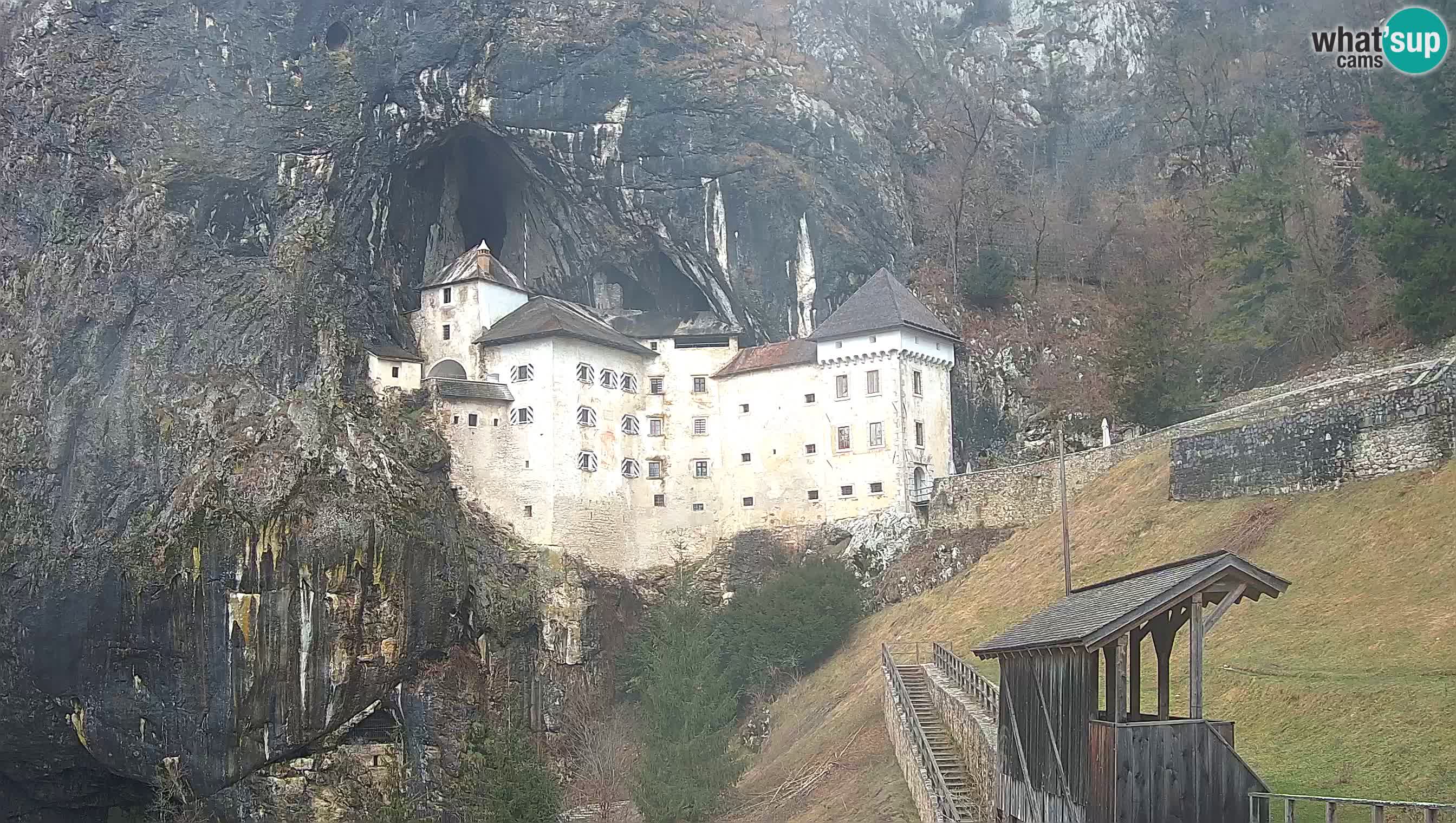 Live Webcam Grad Predjama – Château de Predjama – Postojna – Slovénie