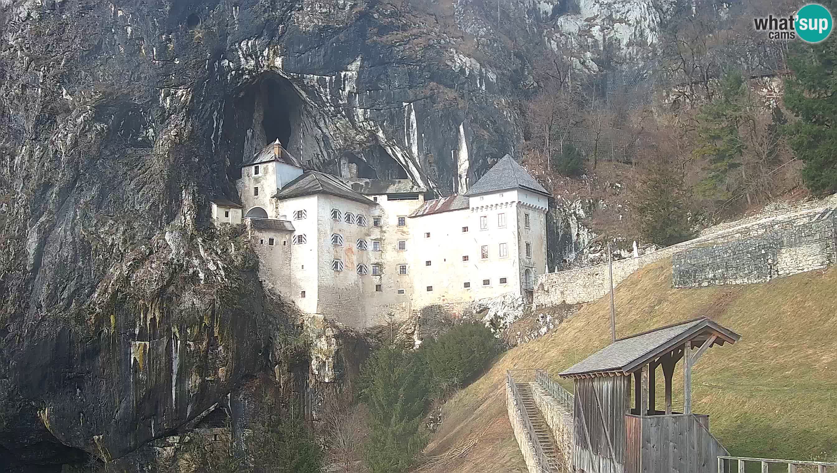 Live Webcam Grad Predjama – Château de Predjama – Postojna – Slovénie