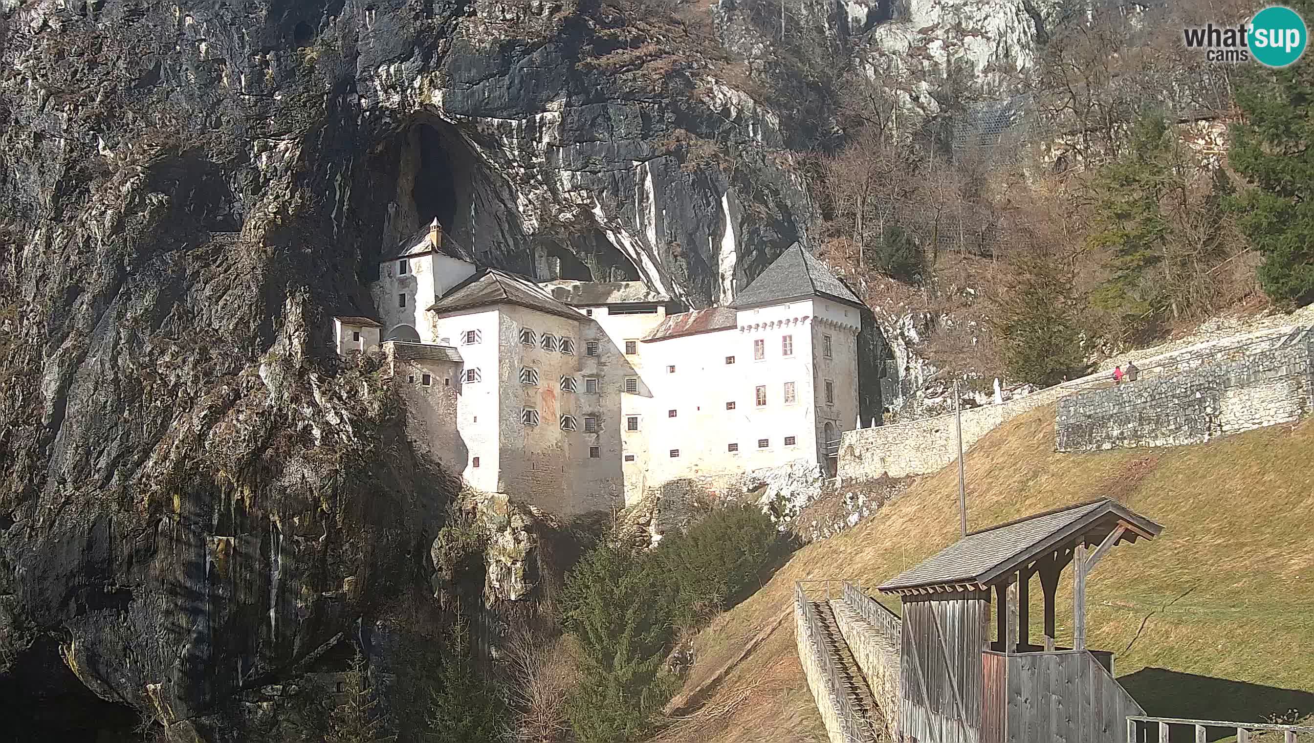 Live Webcam Grad Predjama – Château de Predjama – Postojna – Slovénie