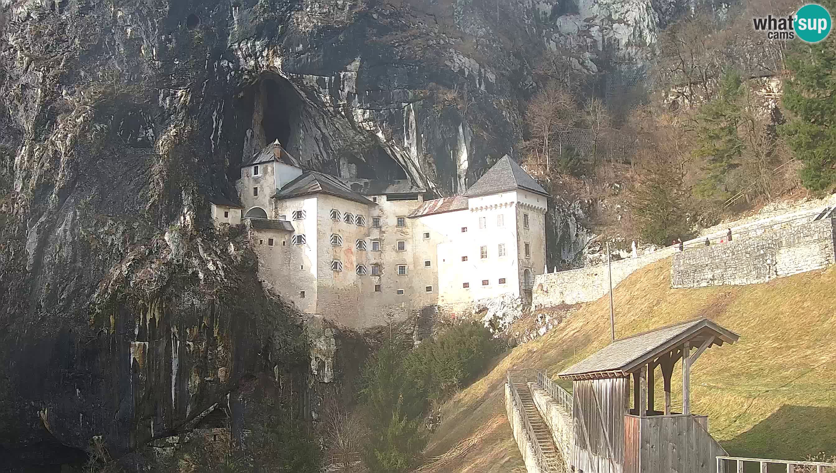 Live Webcam Grad Predjama – Château de Predjama – Postojna – Slovénie