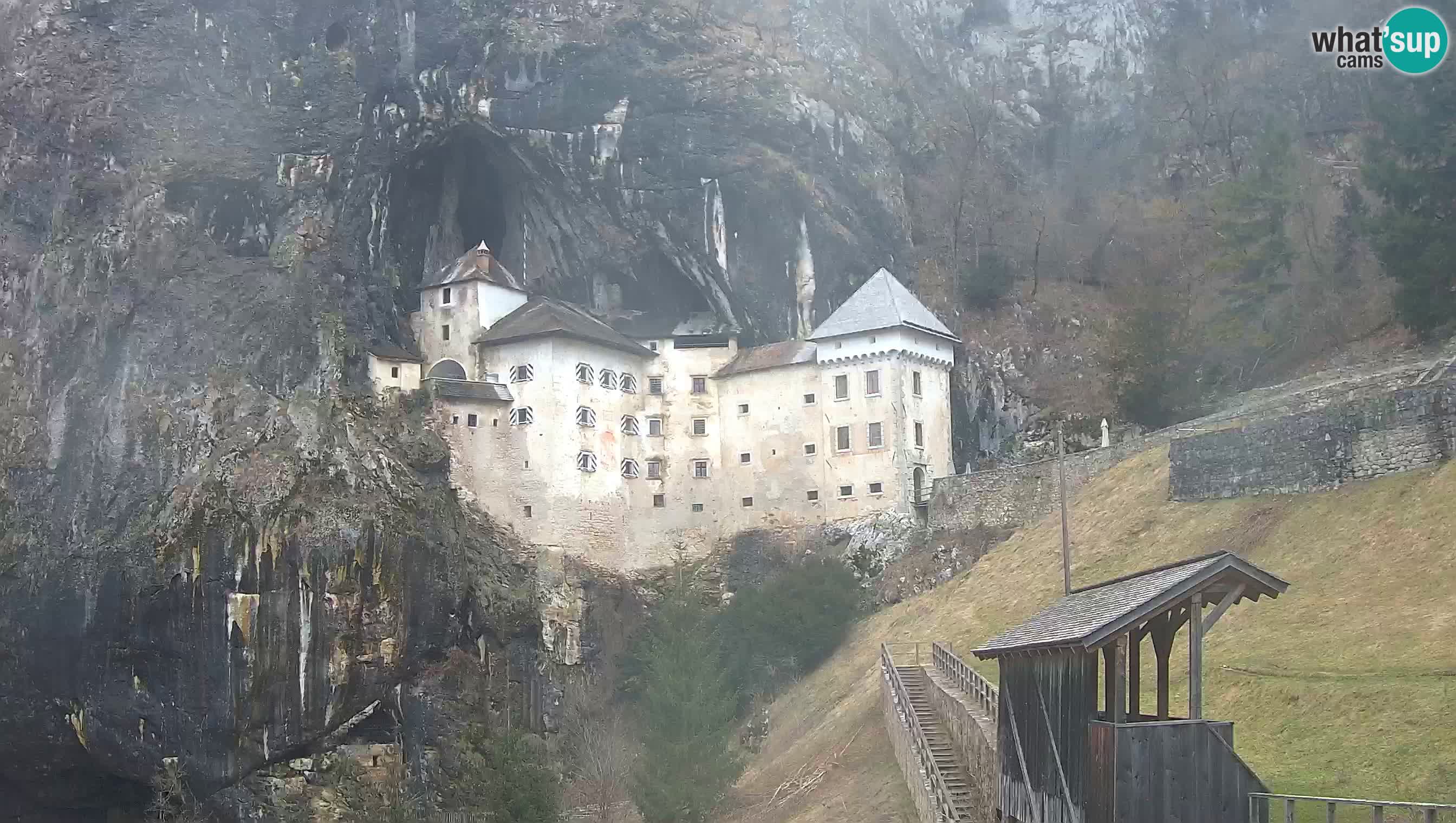 Live Webcam Höhlenburg Predjama – Postojna – Slowenien