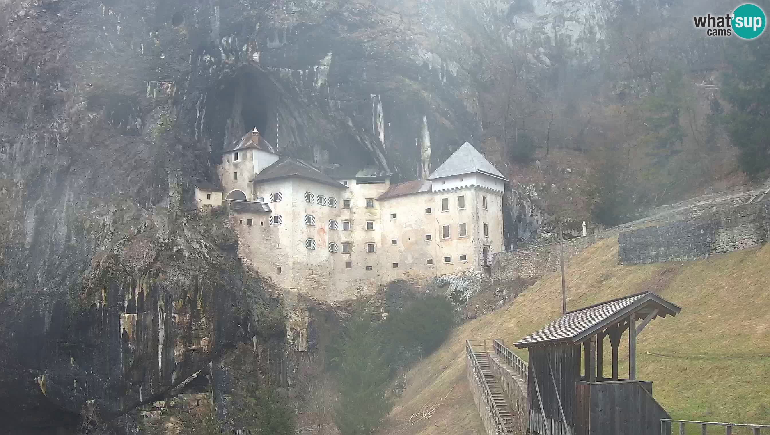 Live Webcam Grad Predjama – Château de Predjama – Postojna – Slovénie