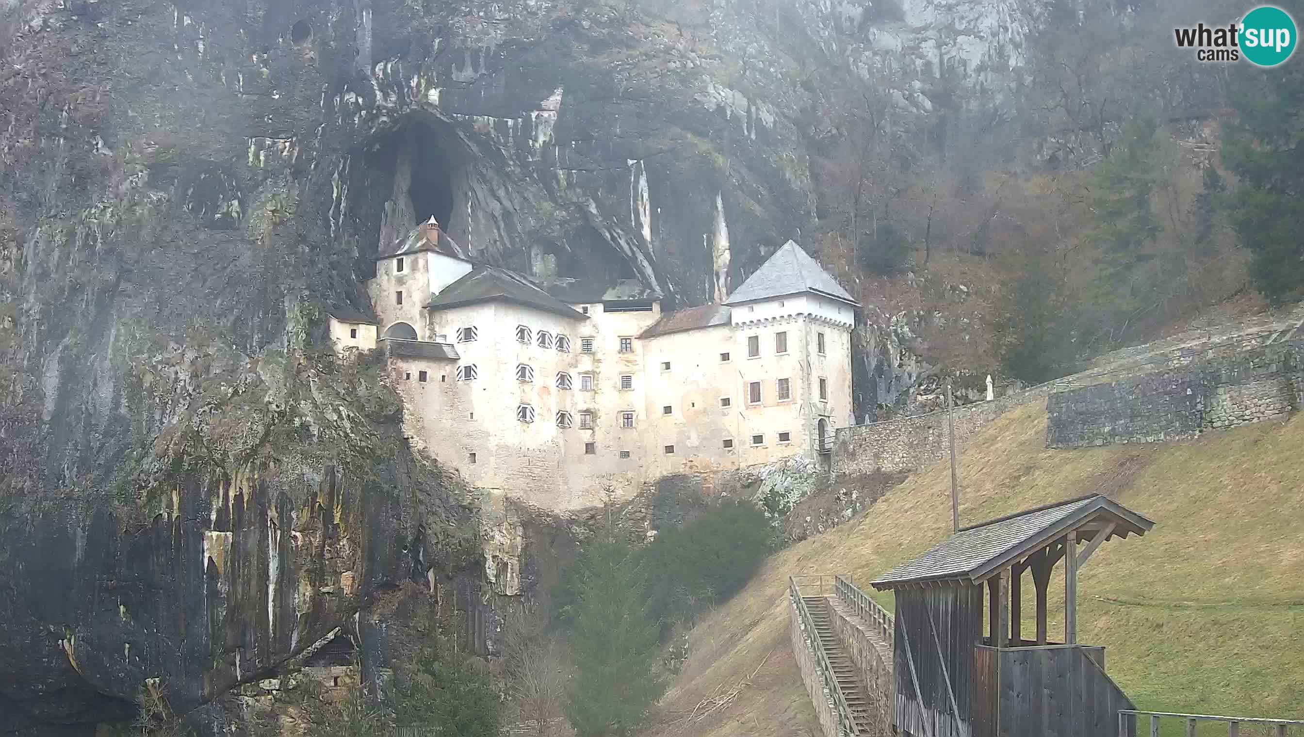 Live Webcam Grad Predjama – Château de Predjama – Postojna – Slovénie