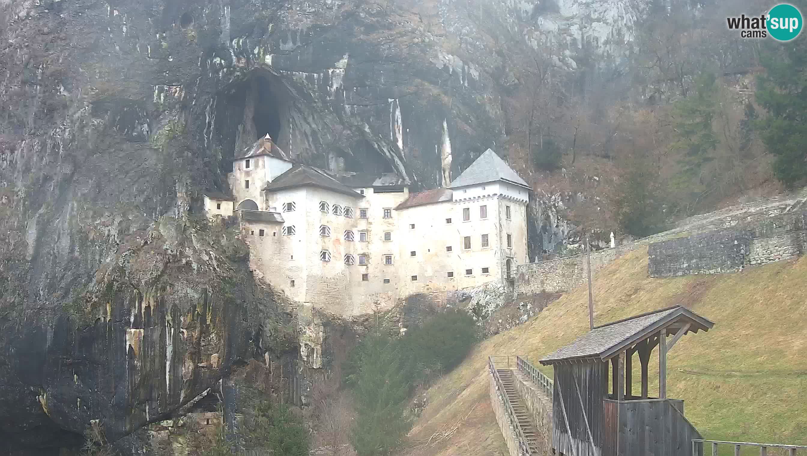 Live Webcam Höhlenburg Predjama – Postojna – Slowenien