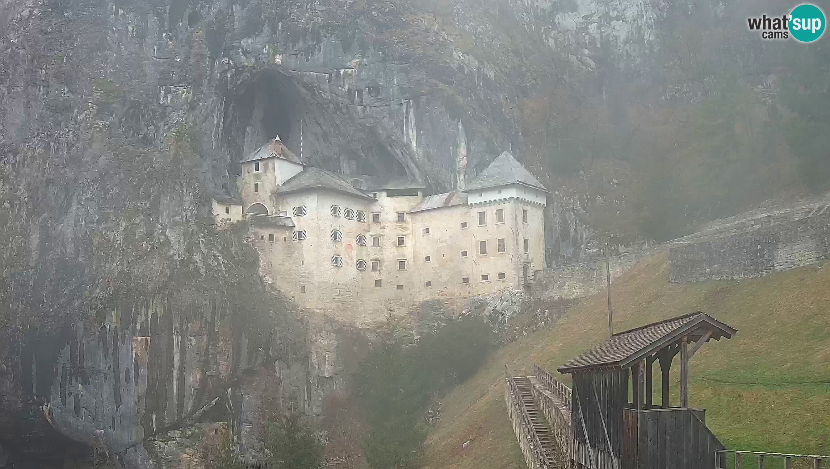 Live Webcam Grad Predjama – Château de Predjama – Postojna – Slovénie