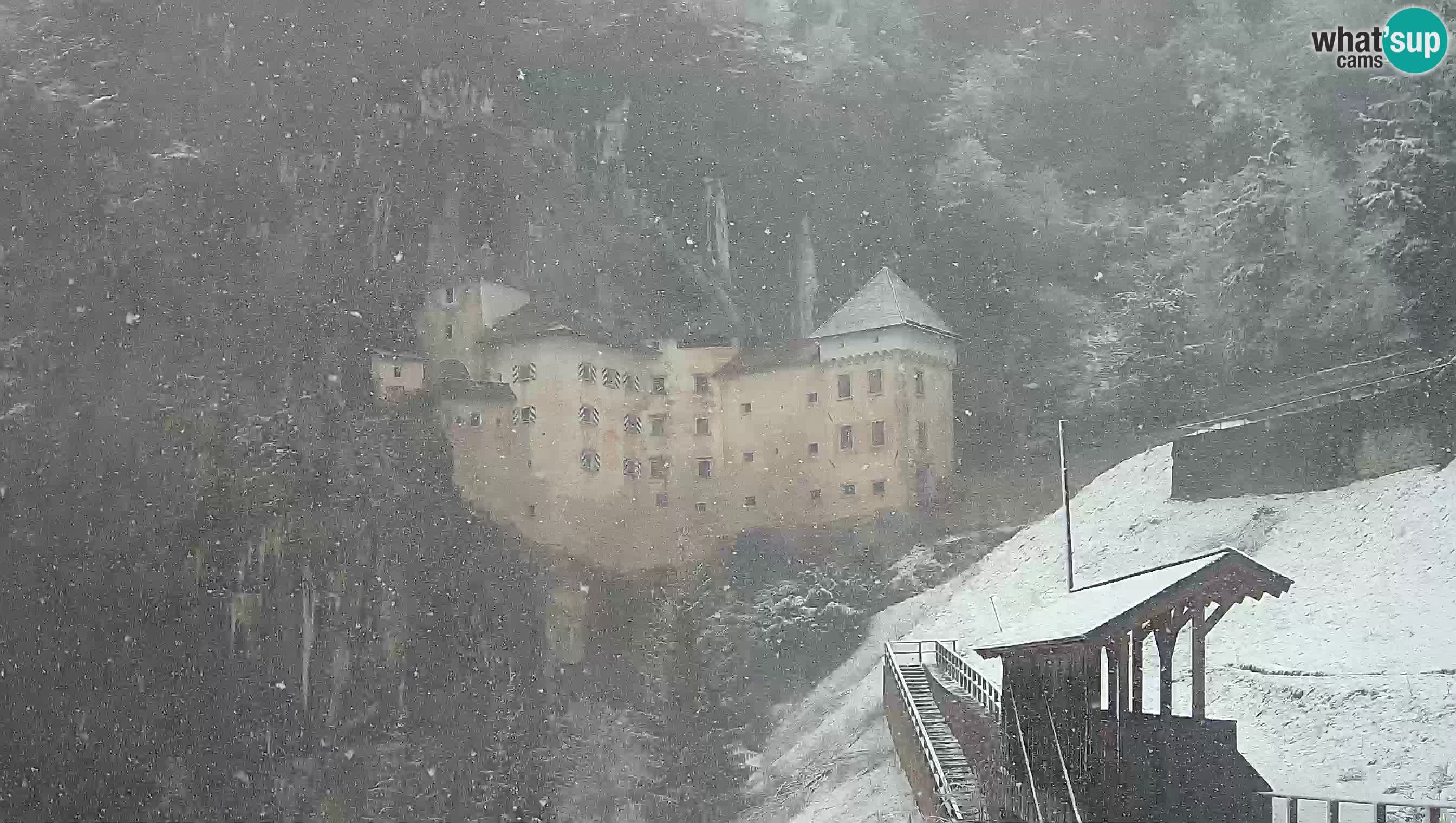 Live Webcam Grad Predjama – Château de Predjama – Postojna – Slovénie