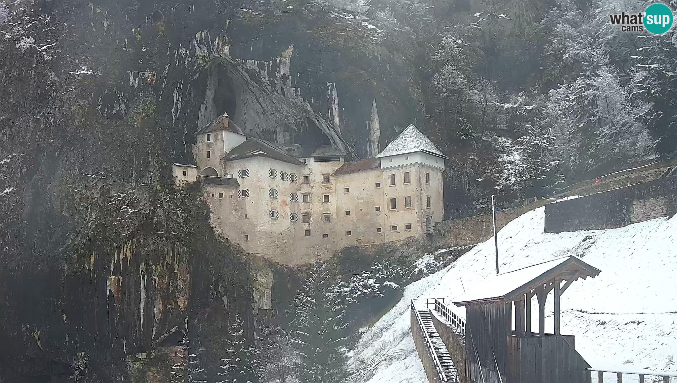 Live Webcam Grad Predjama – Château de Predjama – Postojna – Slovénie