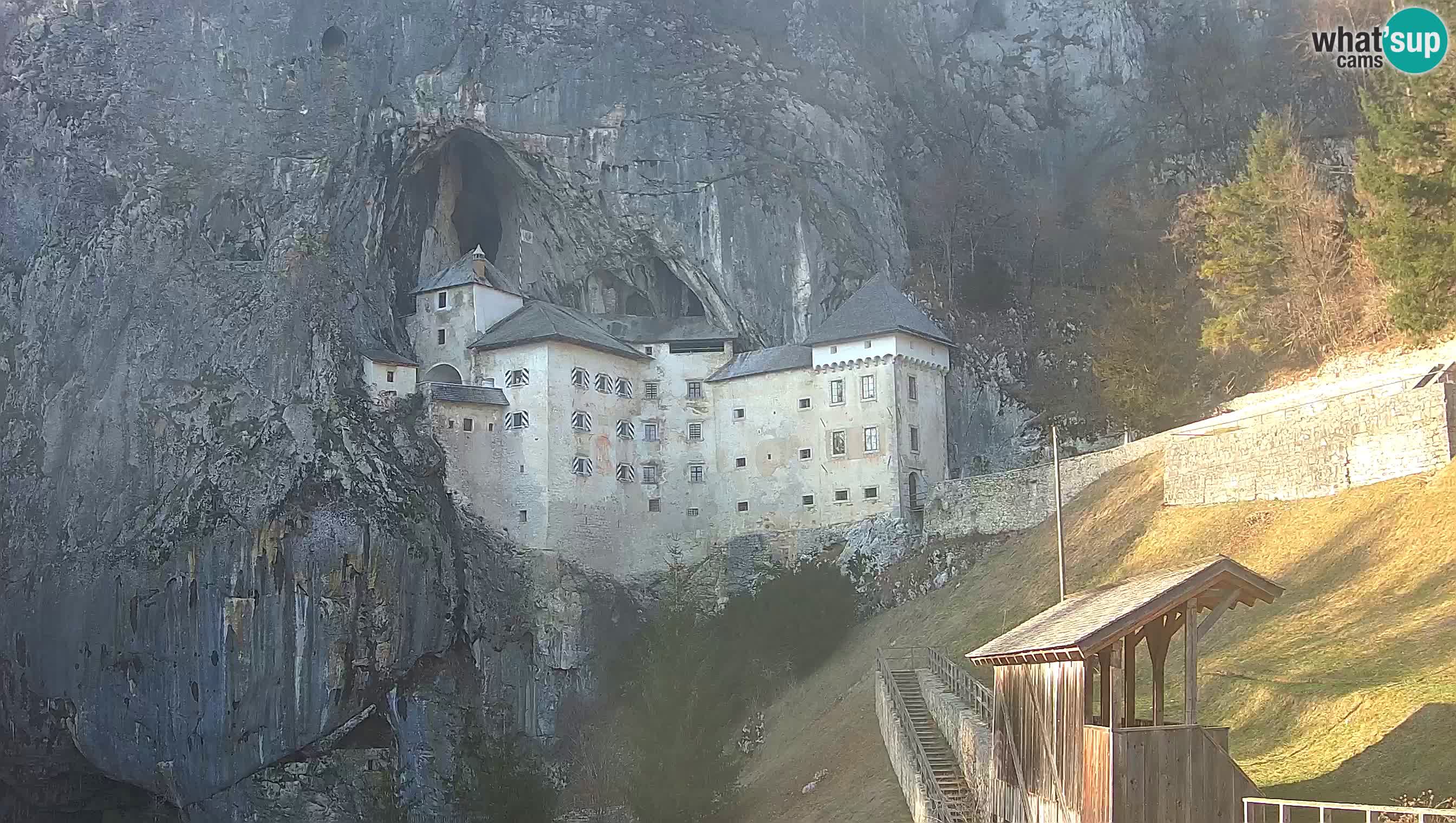 Live Webcam Castello di Predjama – Postumia – Slovenia