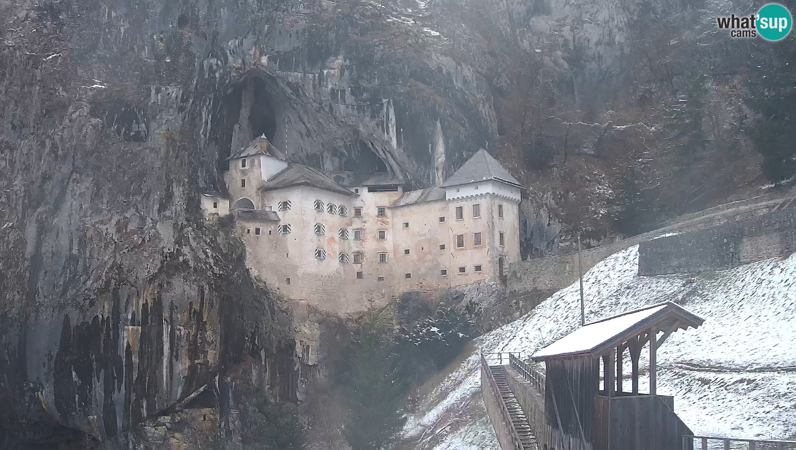 Live Webcam Grad Predjama – Château de Predjama – Postojna – Slovénie