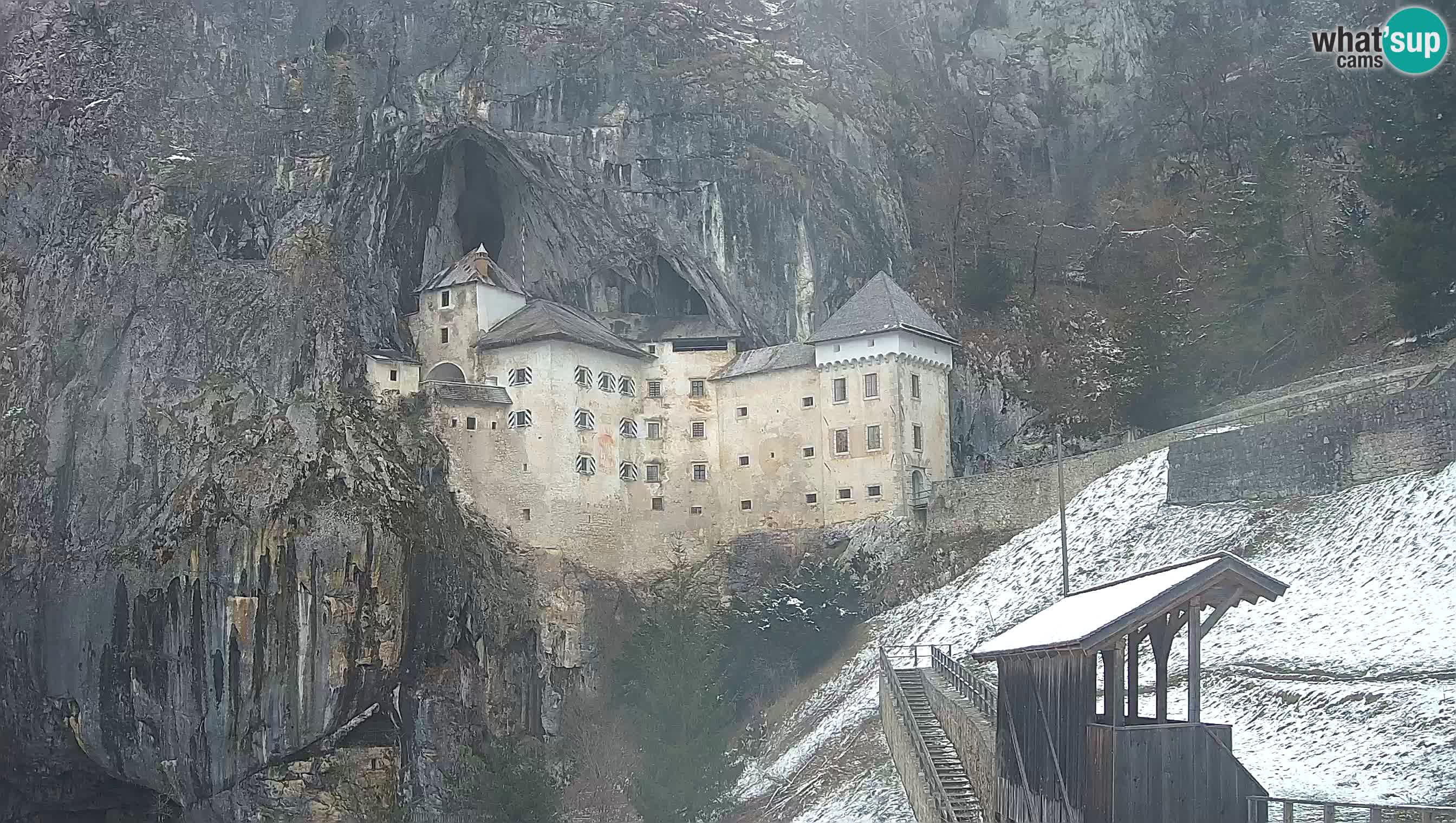 Live Webcam Grad Predjama – Château de Predjama – Postojna – Slovénie