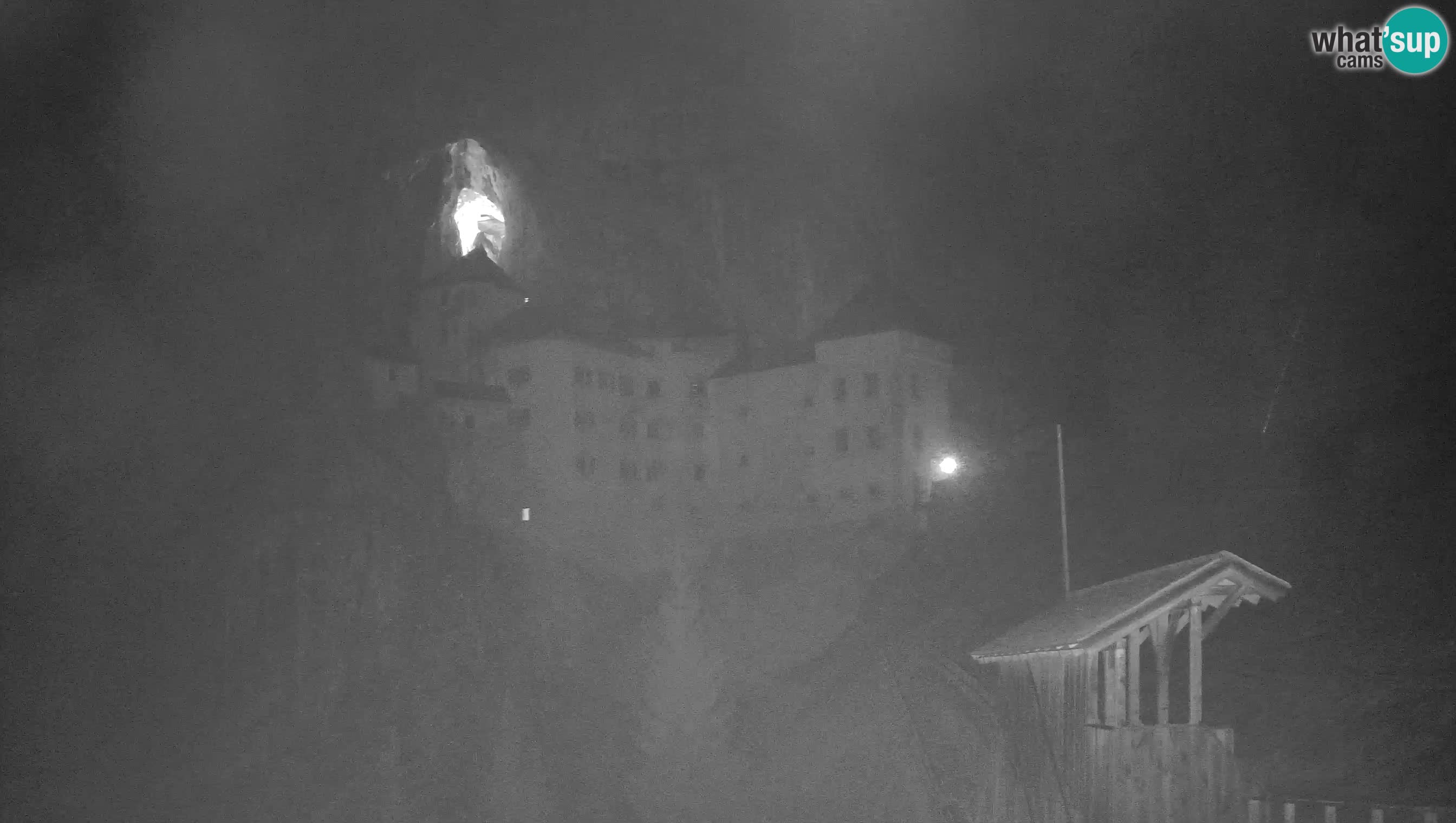 Live Webcam Höhlenburg Predjama – Postojna – Slowenien