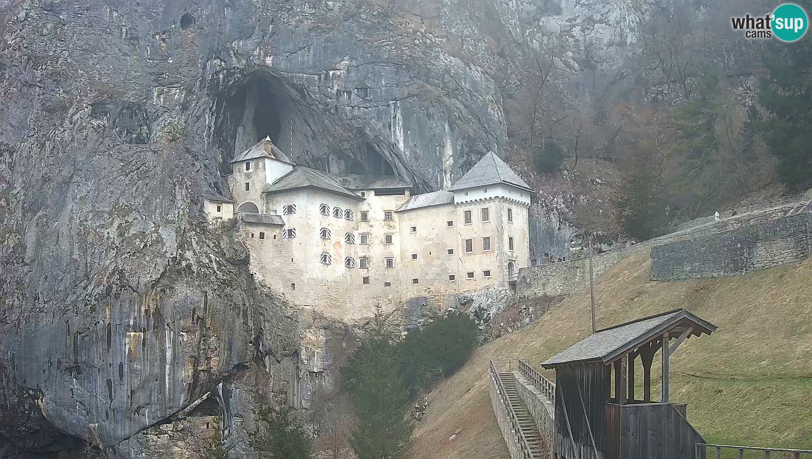 Live Webcam Grad Predjama – Château de Predjama – Postojna – Slovénie