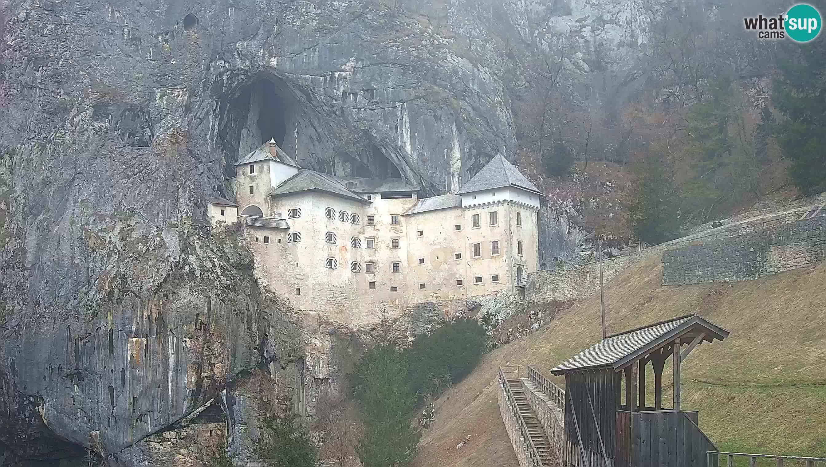 Live Webcam Grad Predjama – Château de Predjama – Postojna – Slovénie