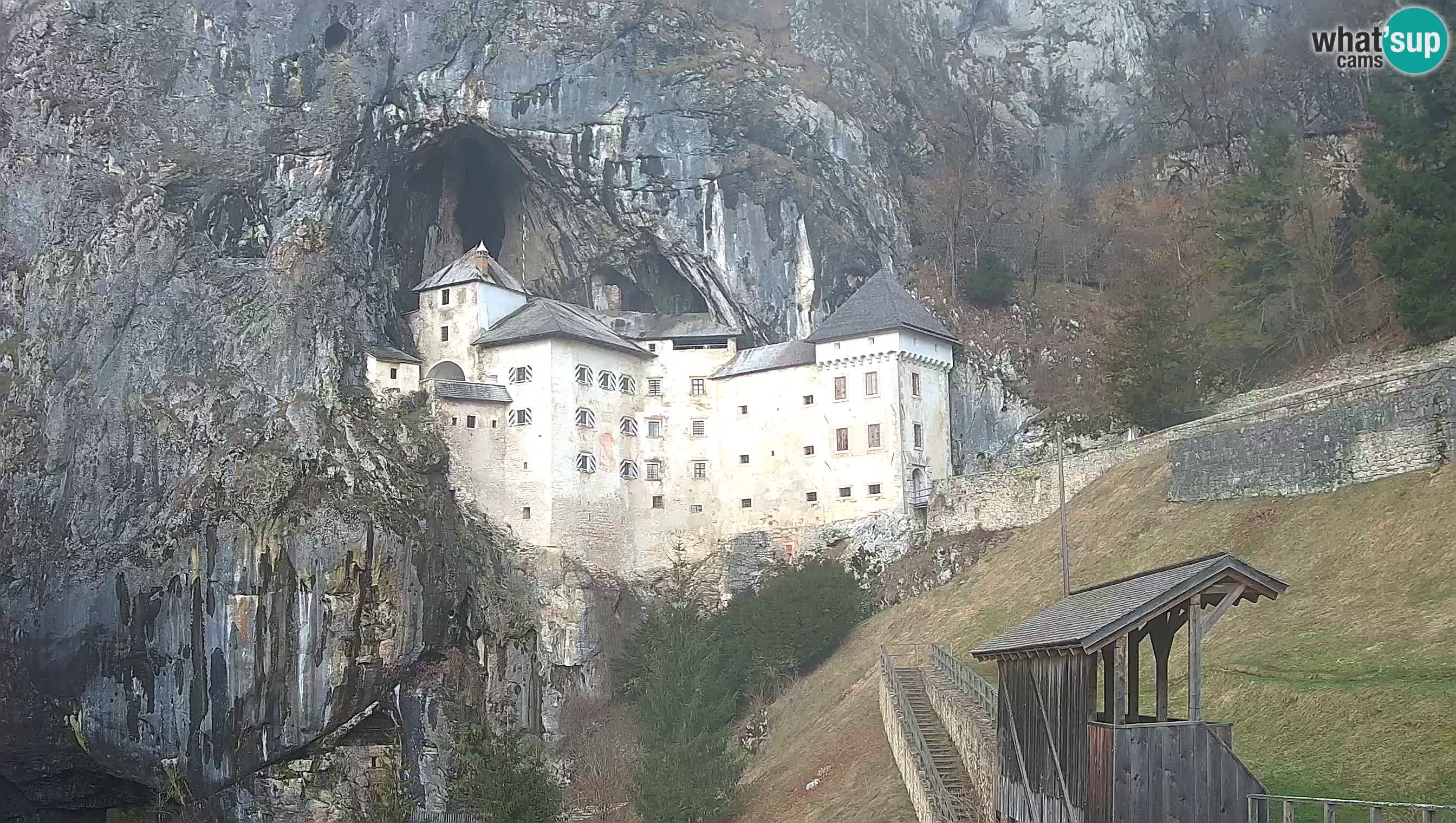 Live Webcam Grad Predjama – Château de Predjama – Postojna – Slovénie