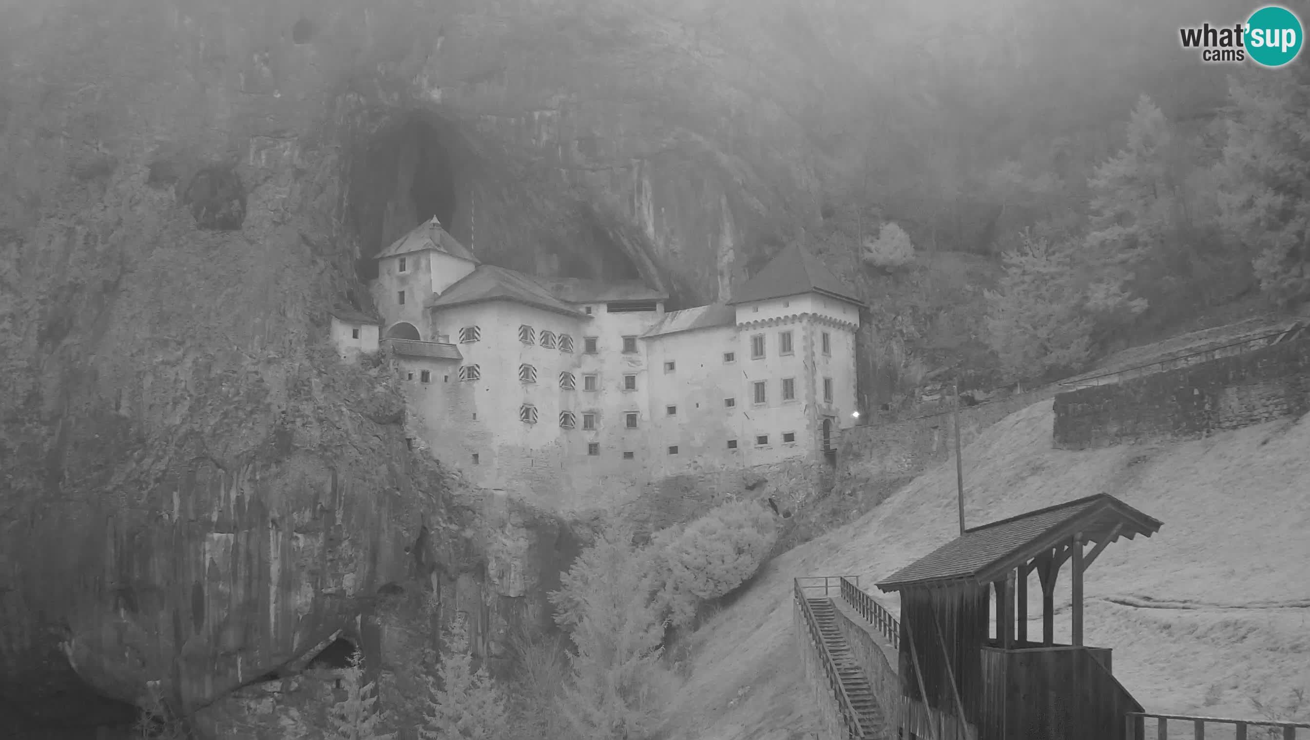 Live Webcam Höhlenburg Predjama – Postojna – Slowenien