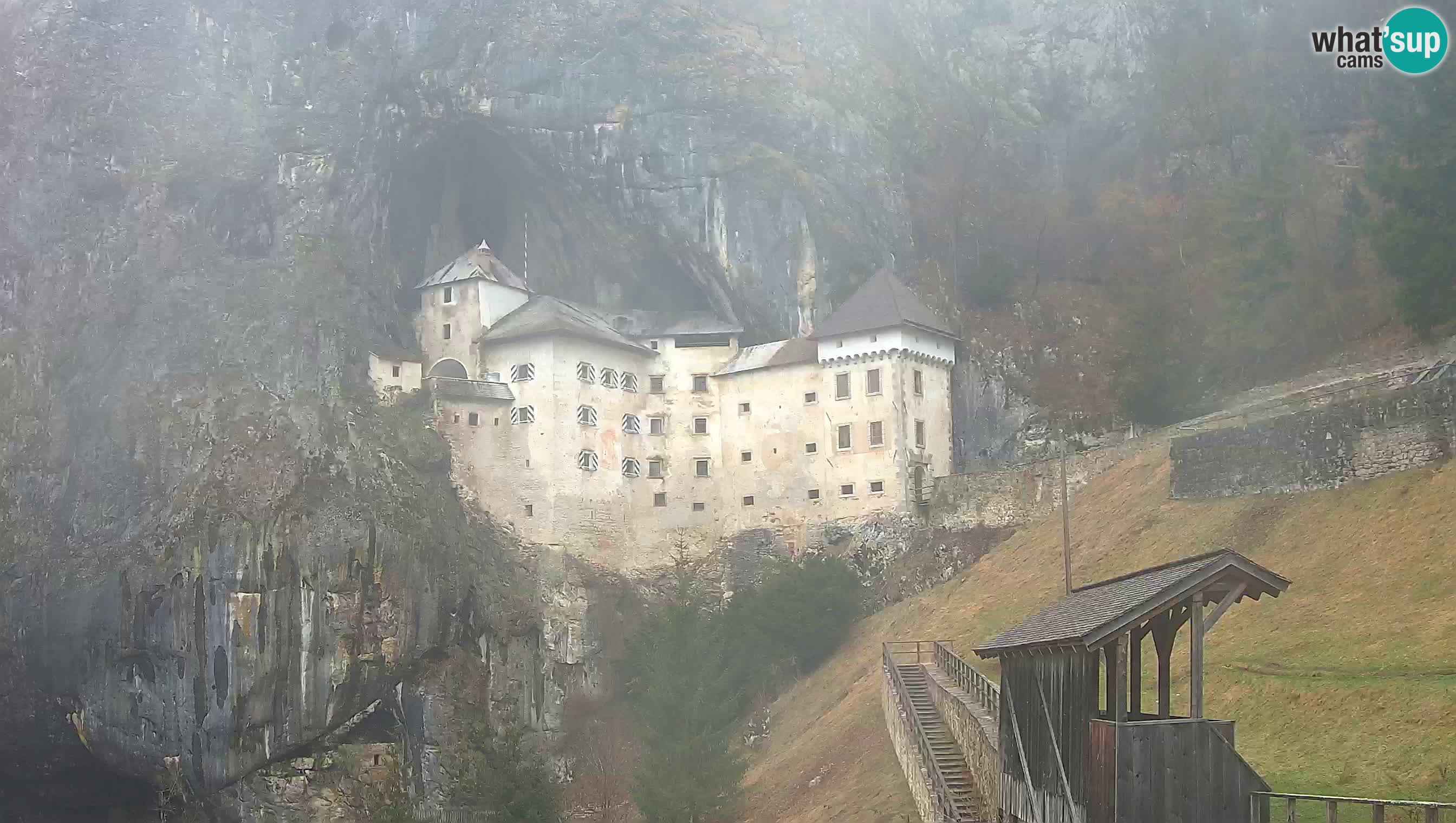 Live Webcam Grad Predjama – Château de Predjama – Postojna – Slovénie