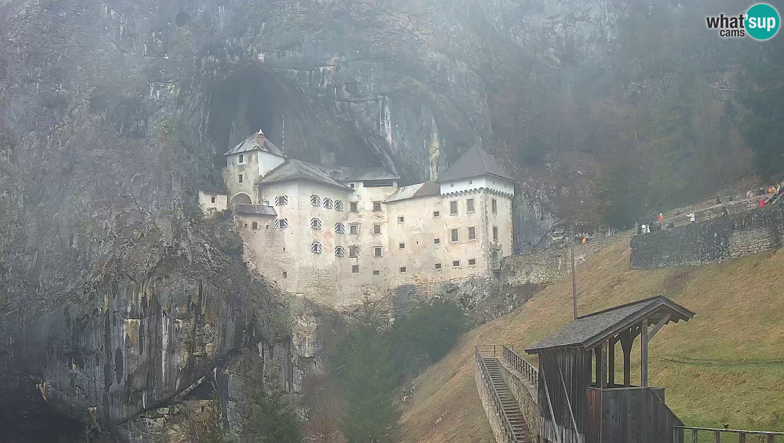 Live Webcam Grad Predjama – Château de Predjama – Postojna – Slovénie