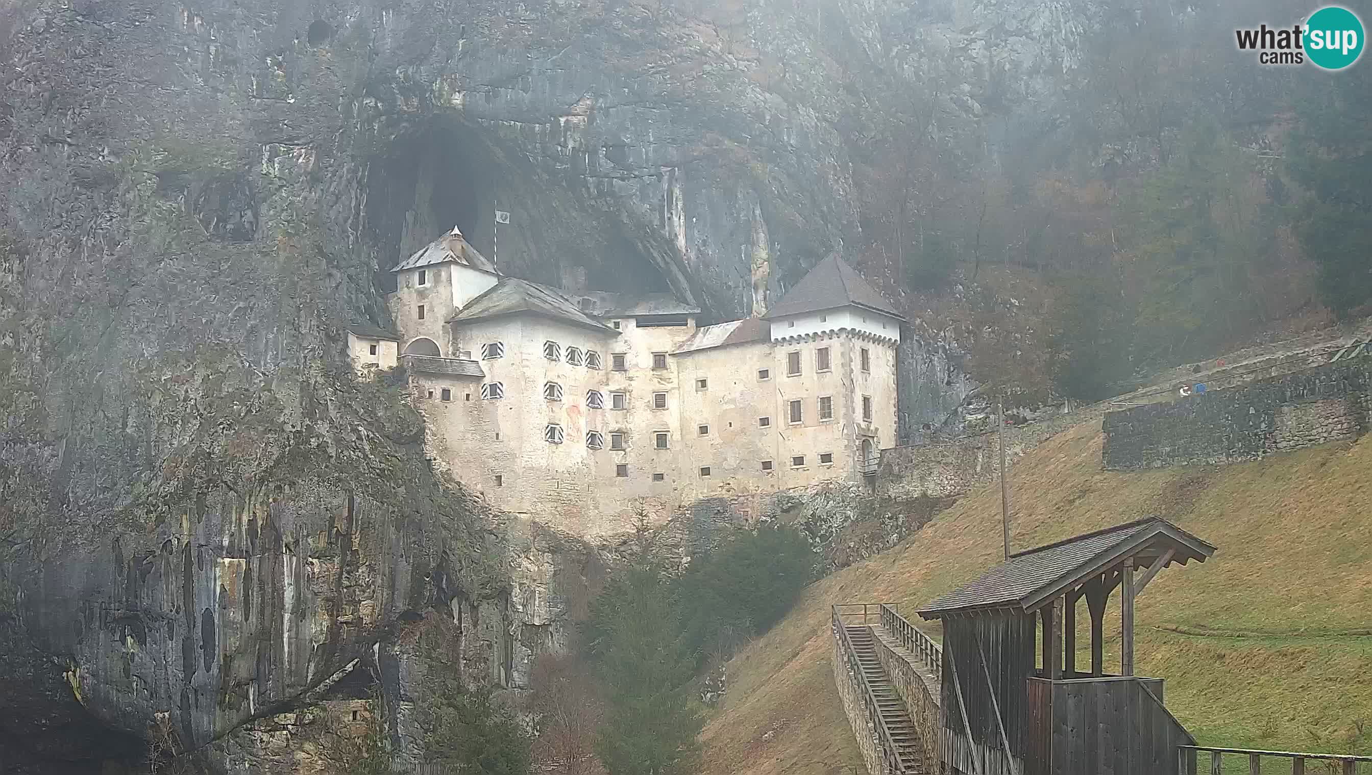 Live Webcam Grad Predjama – Château de Predjama – Postojna – Slovénie