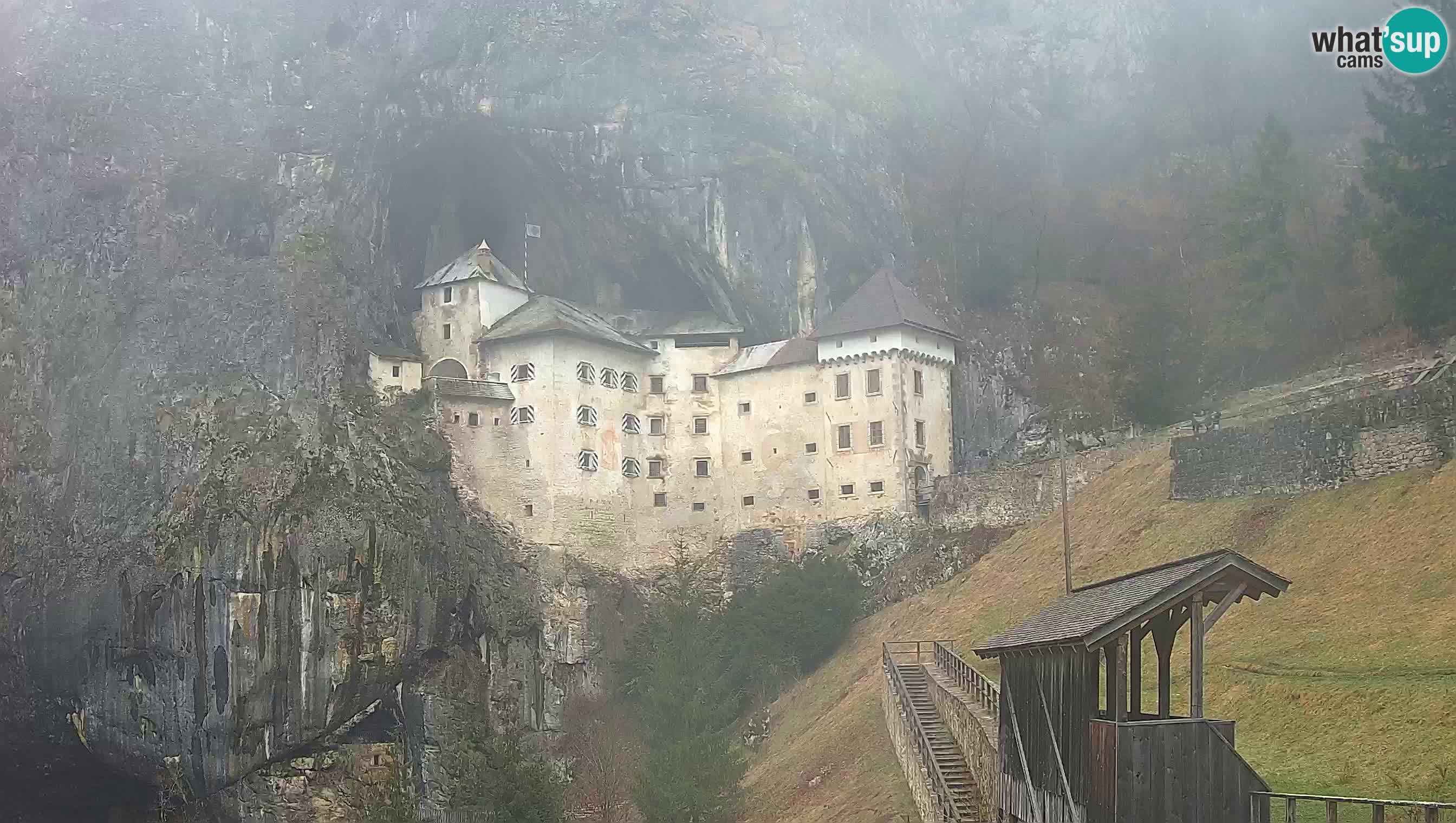 Live Webcam Höhlenburg Predjama – Postojna – Slowenien