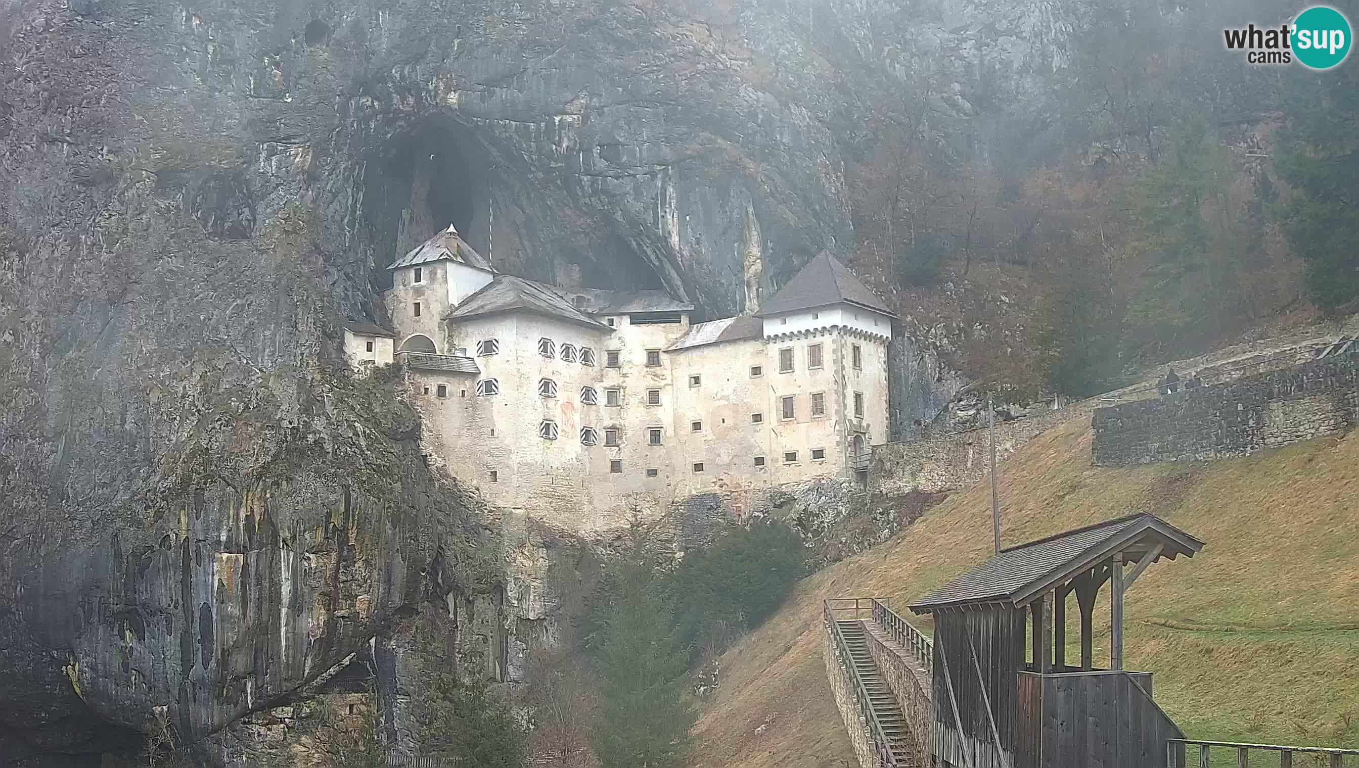 Live Webcam Grad Predjama – Château de Predjama – Postojna – Slovénie