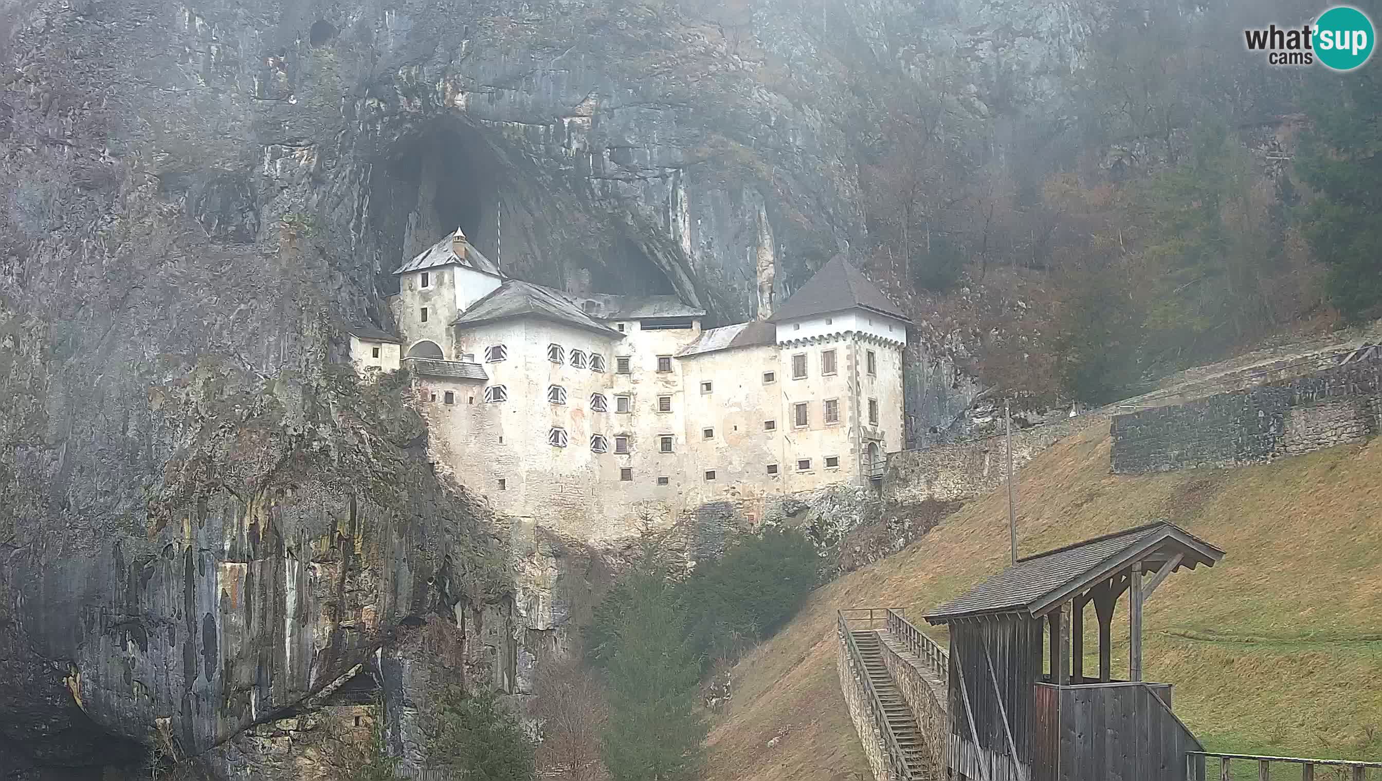 Live Webcam Höhlenburg Predjama – Postojna – Slowenien