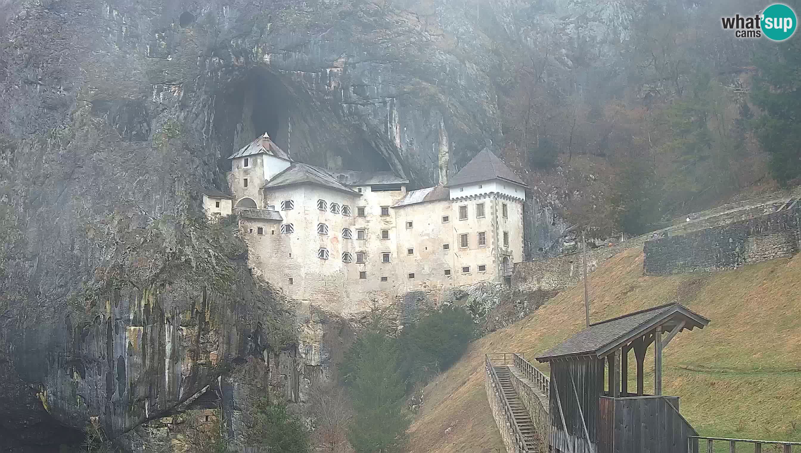 Live Webcam Grad Predjama – Château de Predjama – Postojna – Slovénie