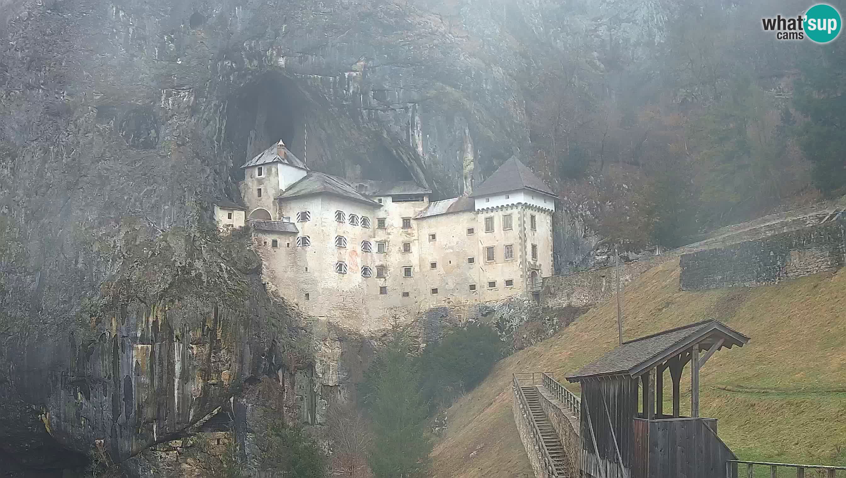 Live Webcam Höhlenburg Predjama – Postojna – Slowenien