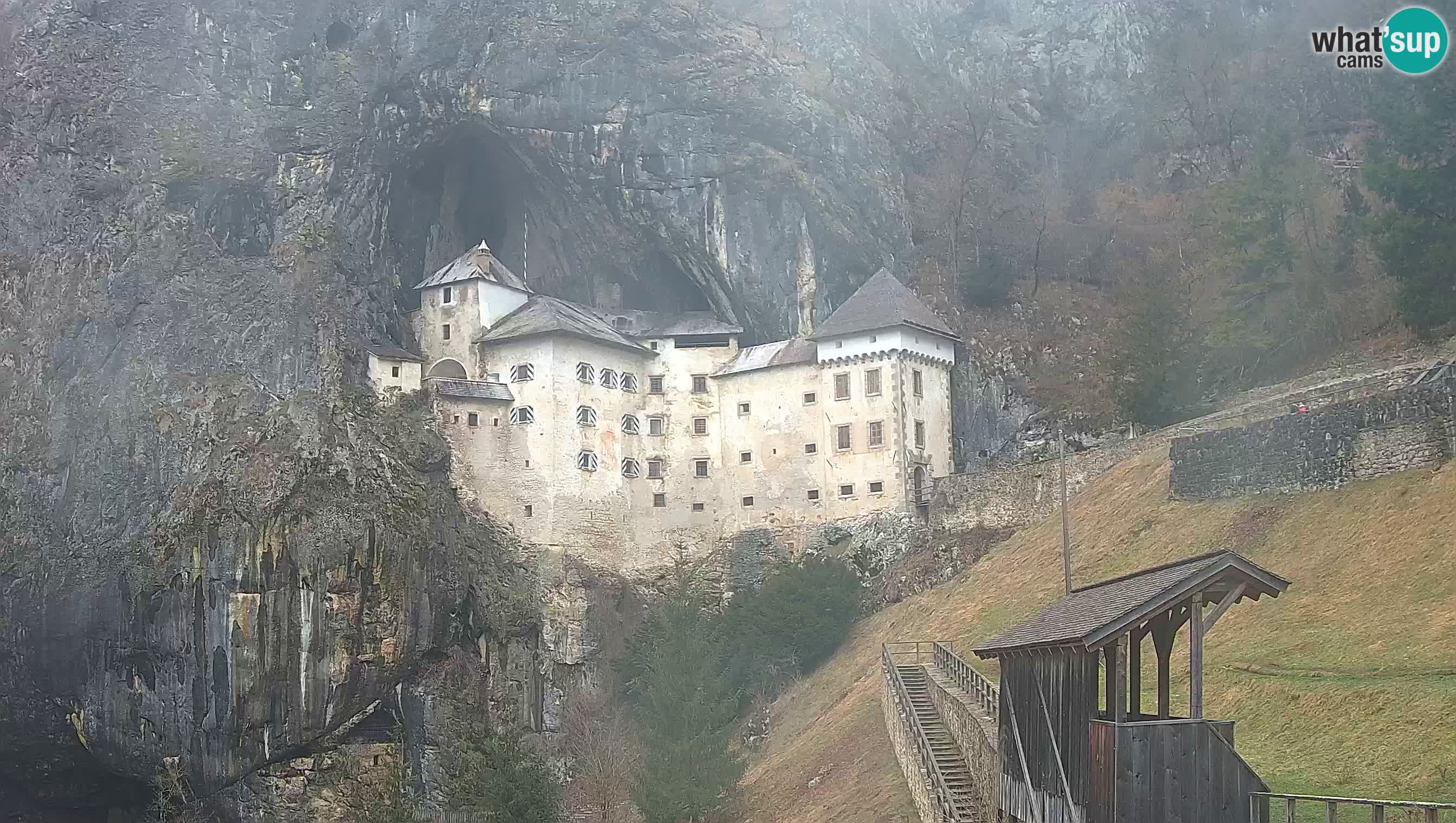 Live Webcam Grad Predjama – Château de Predjama – Postojna – Slovénie