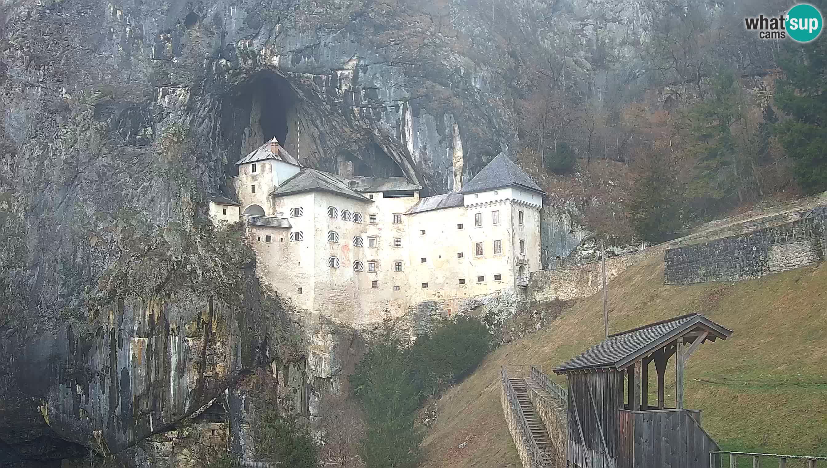 Live Webcam Grad Predjama – Château de Predjama – Postojna – Slovénie